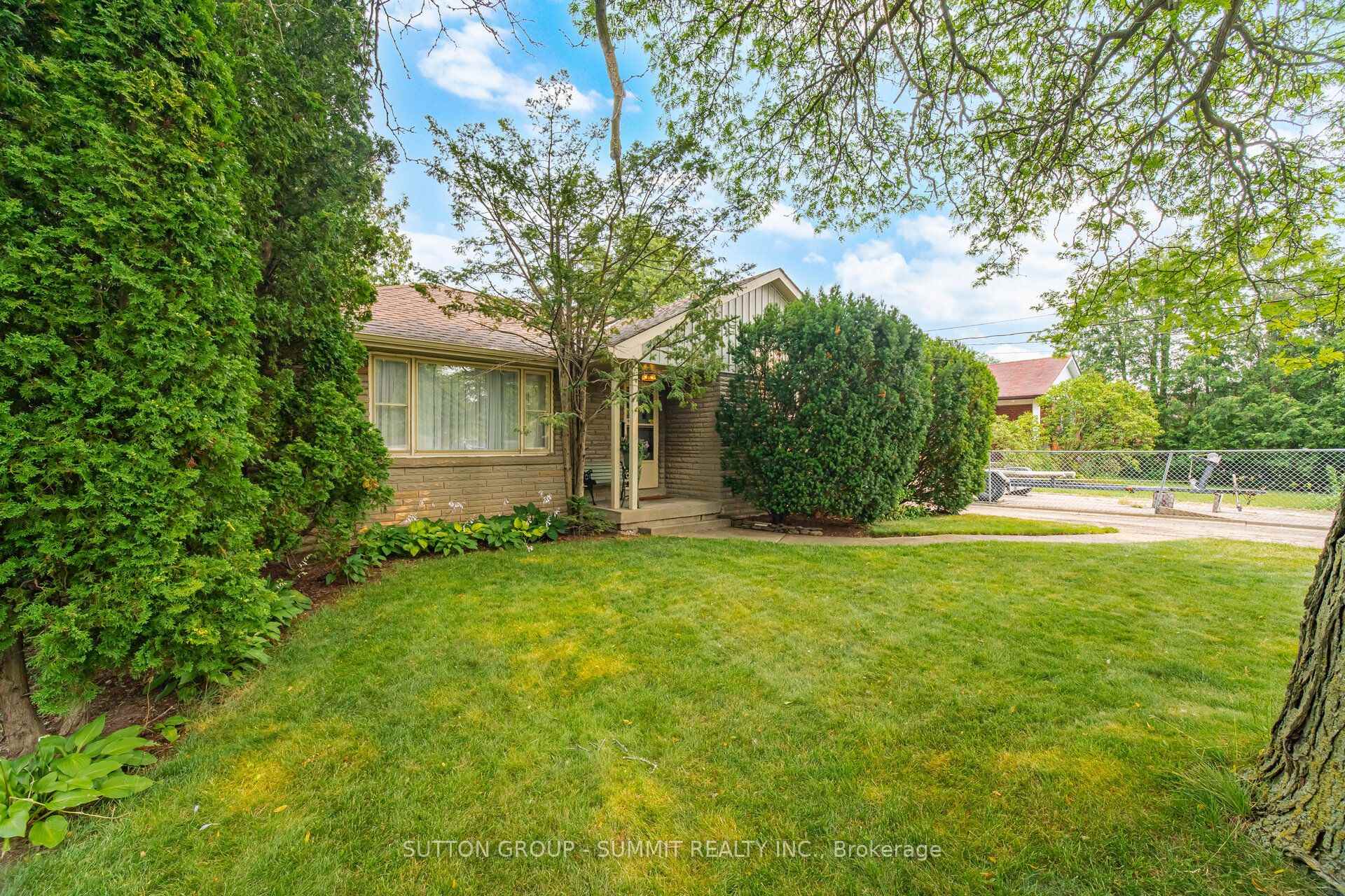 Photo 5 of 25 Arch Road, Mississauga, Streetsville — HOMEH