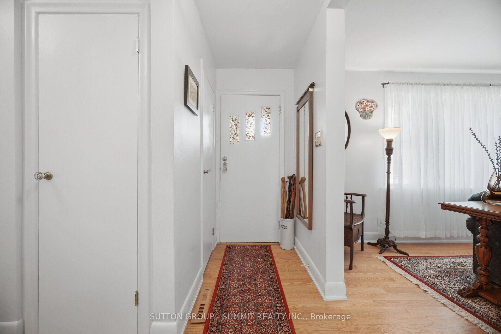 Photo 7 of 25 Arch Road, Mississauga, Streetsville — HOMEH
