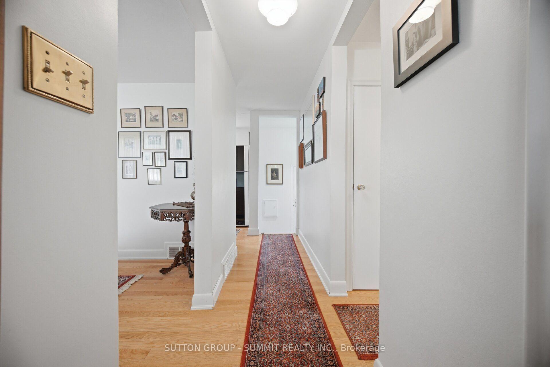 Photo 8 of 25 Arch Road, Mississauga, Streetsville — HOMEH