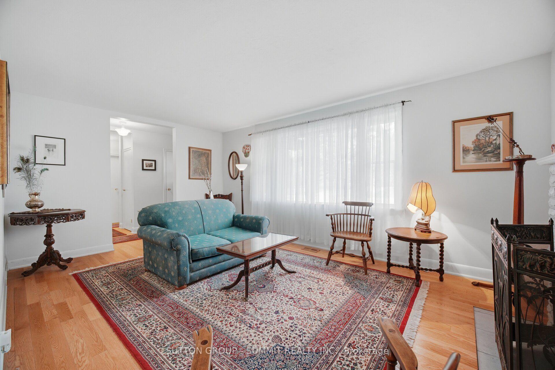 Photo 9 of 25 Arch Road, Mississauga, Streetsville — HOMEH