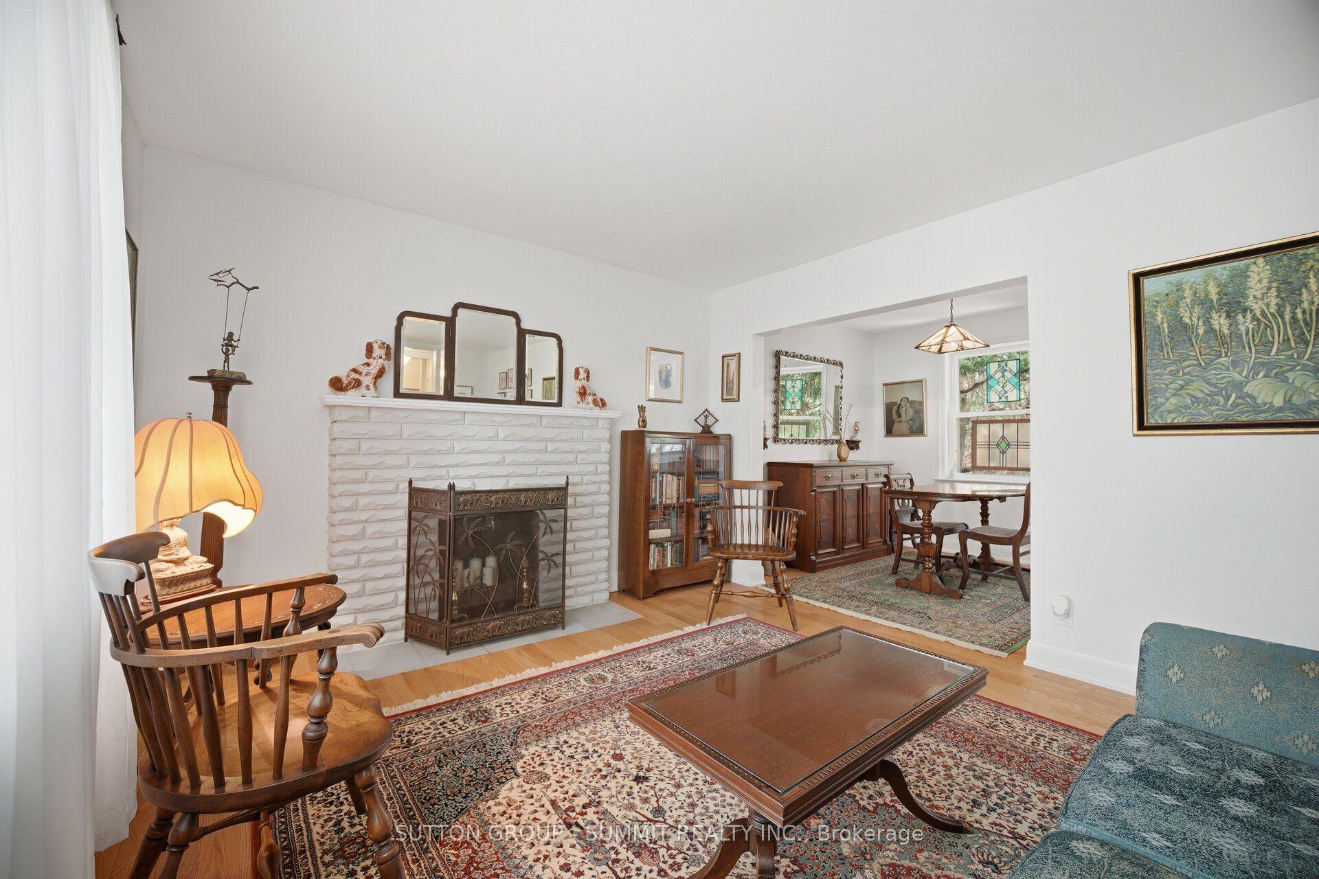 Photo 12 of 25 Arch Road, Mississauga, Streetsville — HOMEH