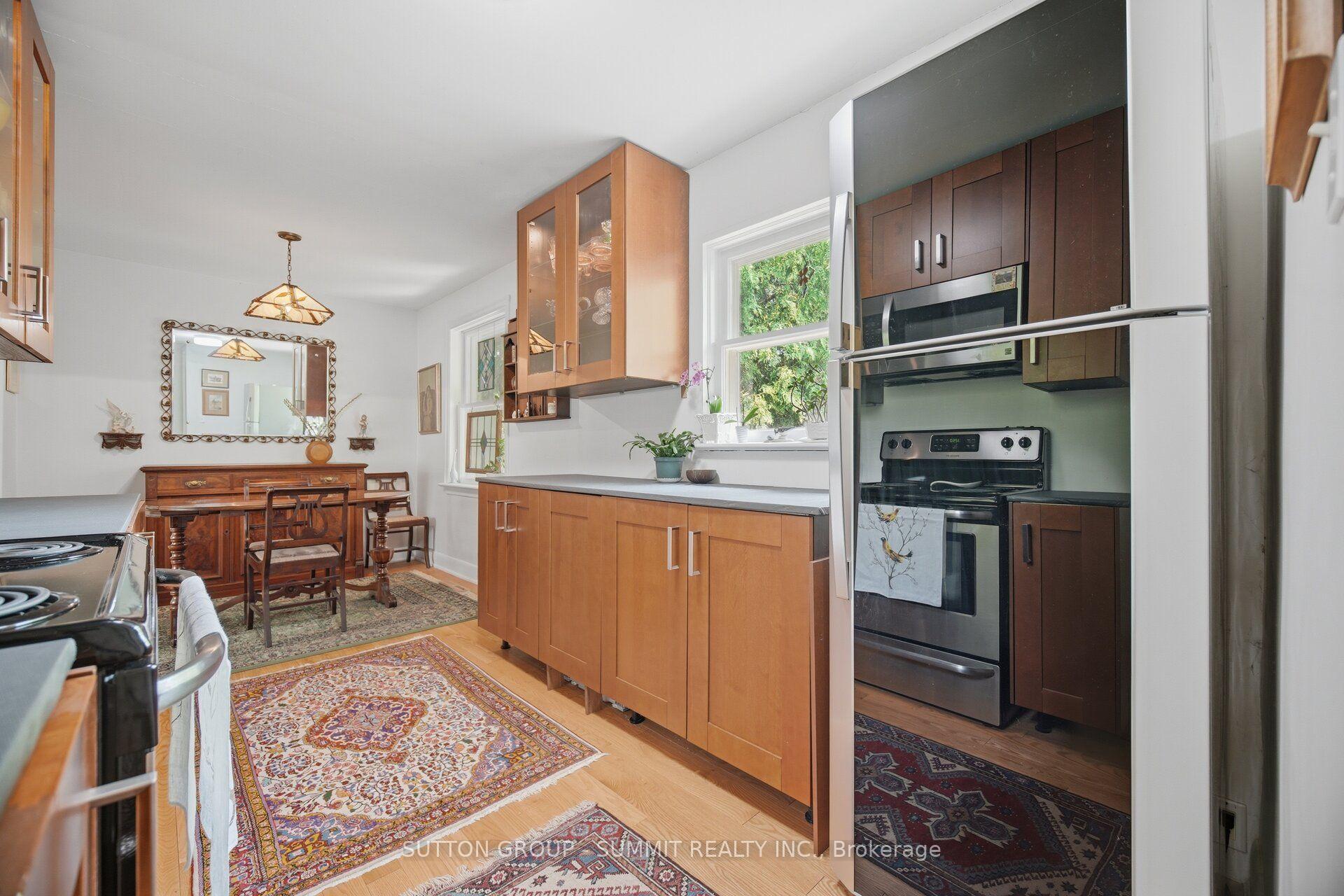Photo 16 of 25 Arch Road, Mississauga, Streetsville — HOMEH