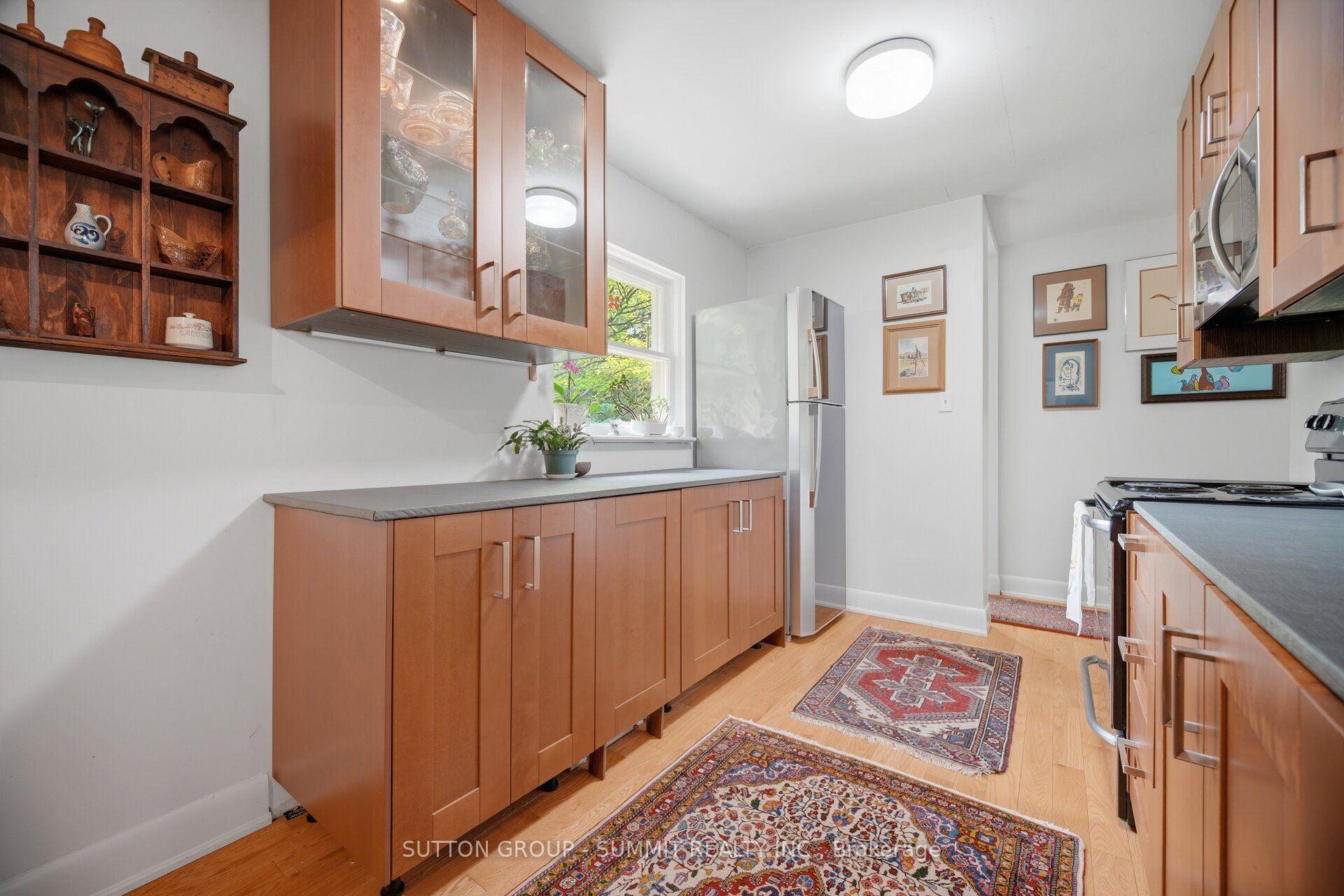 Photo 18 of 25 Arch Road, Mississauga, Streetsville — HOMEH