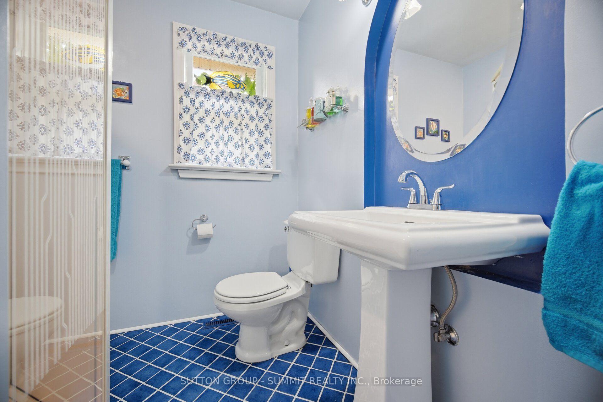 Photo 21 of 25 Arch Road, Mississauga, Streetsville — HOMEH