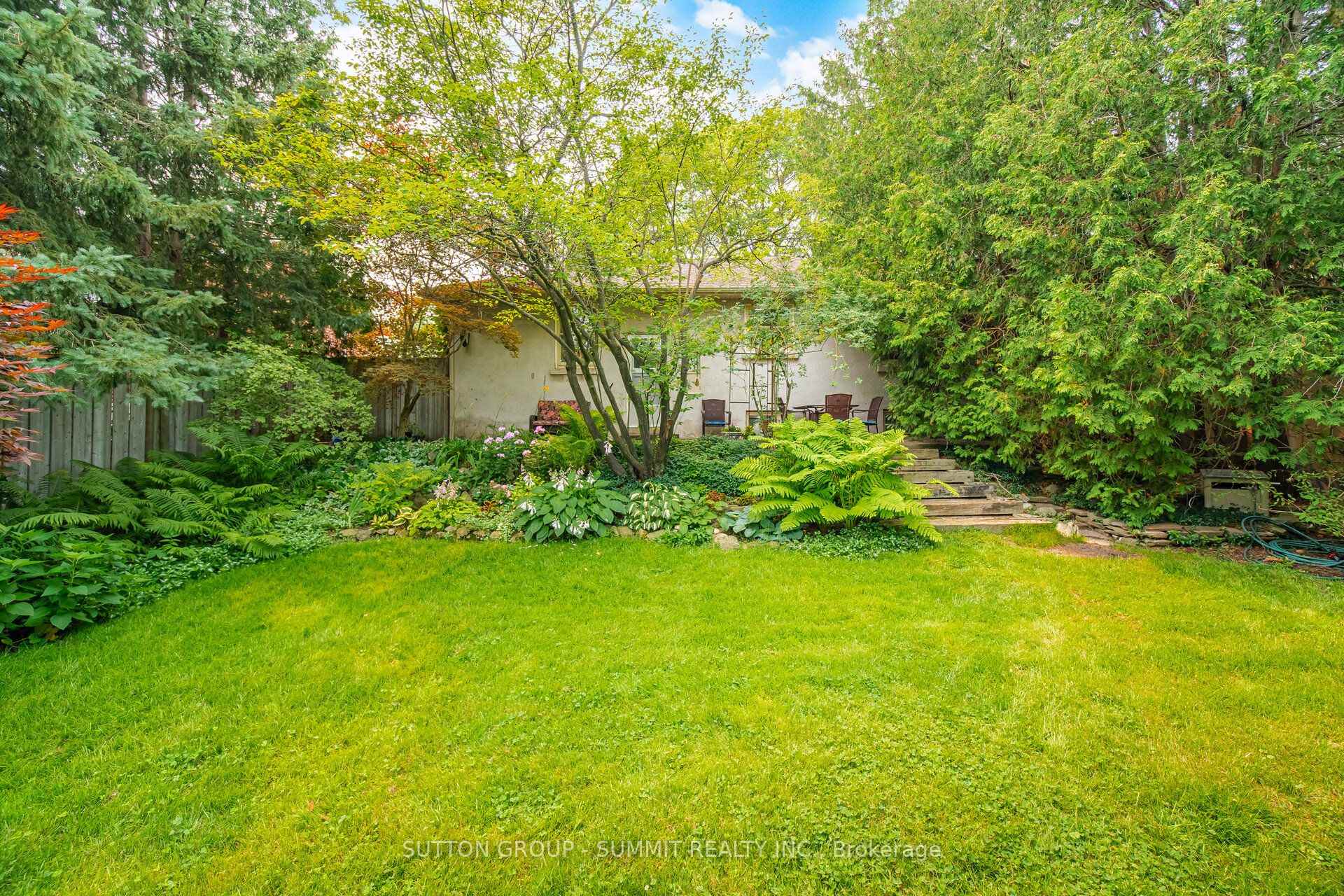Photo 42 of 25 Arch Road, Mississauga, Streetsville — HOMEH
