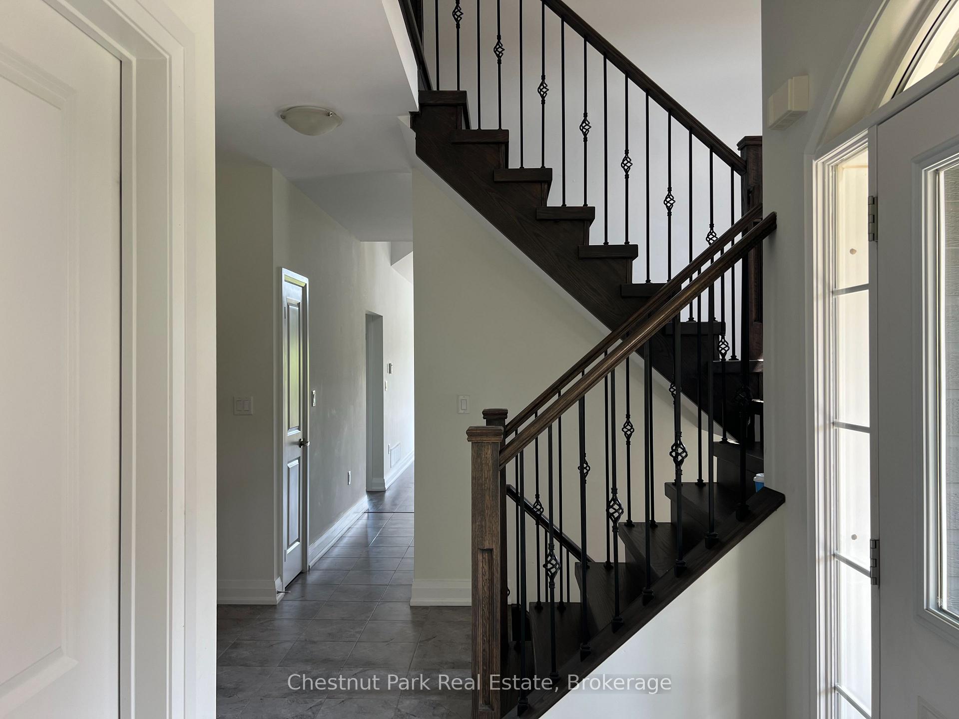 Photo 5 of 82 Kari Crescent, Collingwood — HOMEH