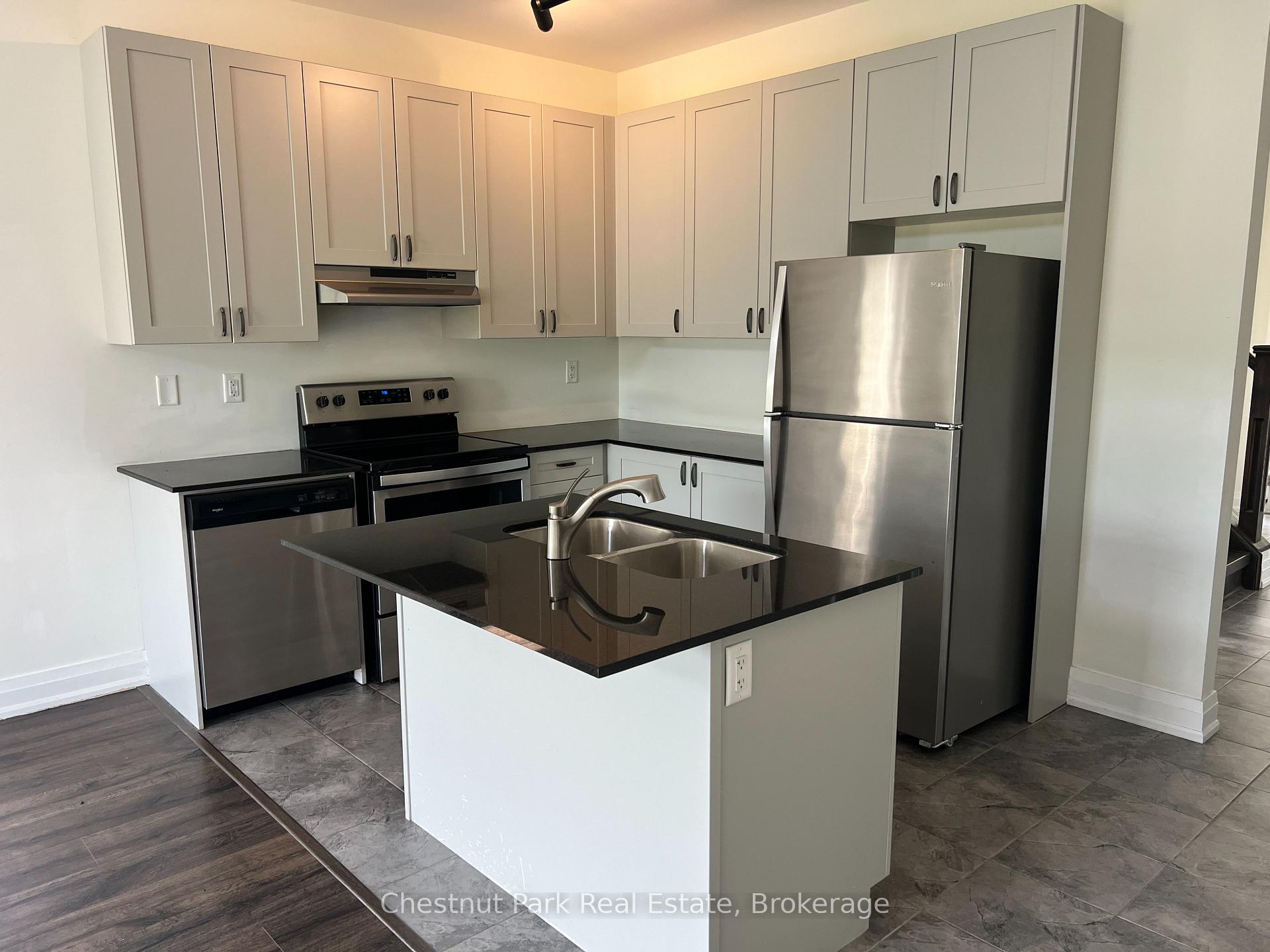 Photo 13 of 82 Kari Crescent, Collingwood — HOMEH