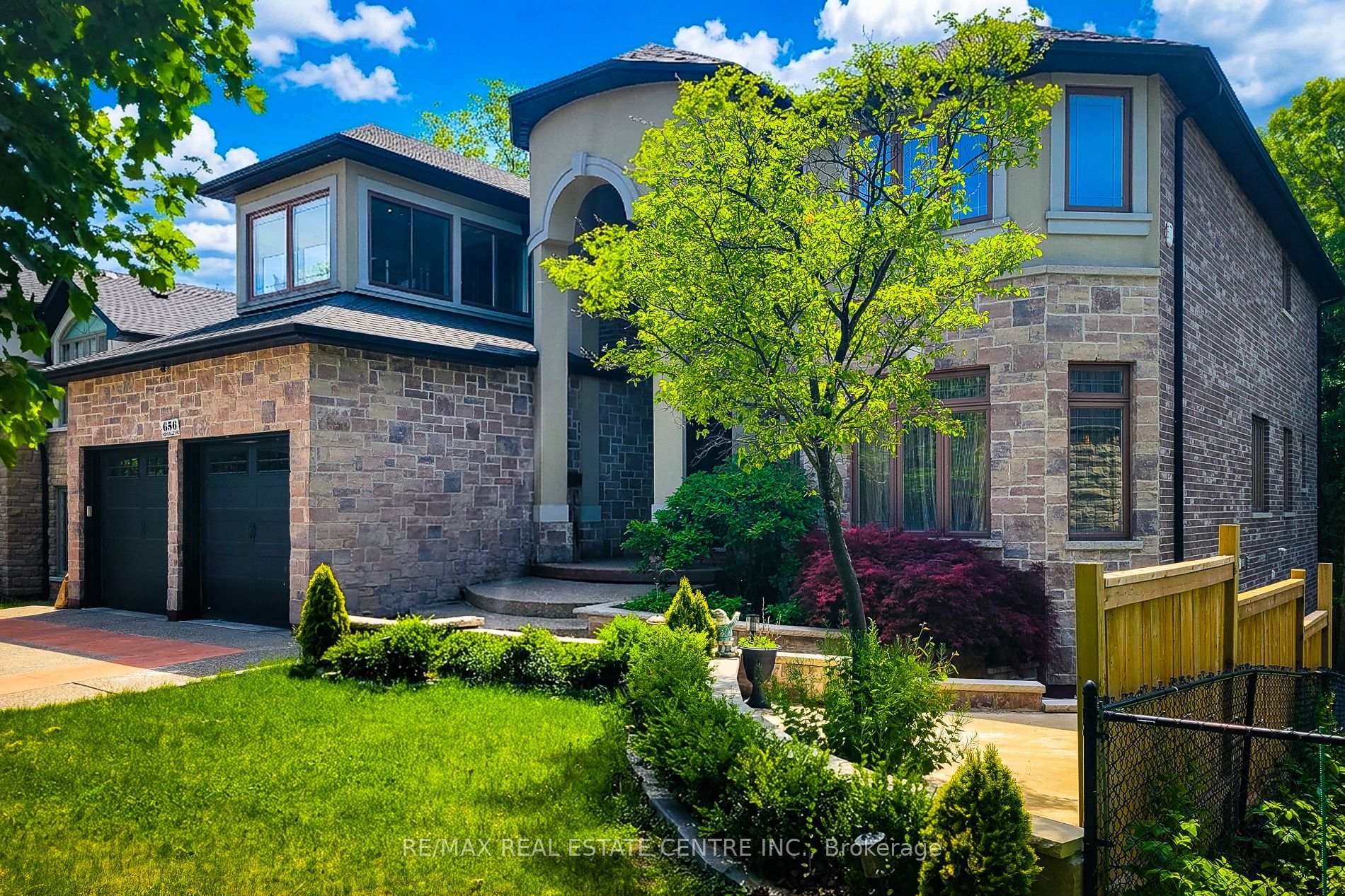 Photo 1 of 656 Highvalley Road, Hamilton, Ancaster — HOMEH