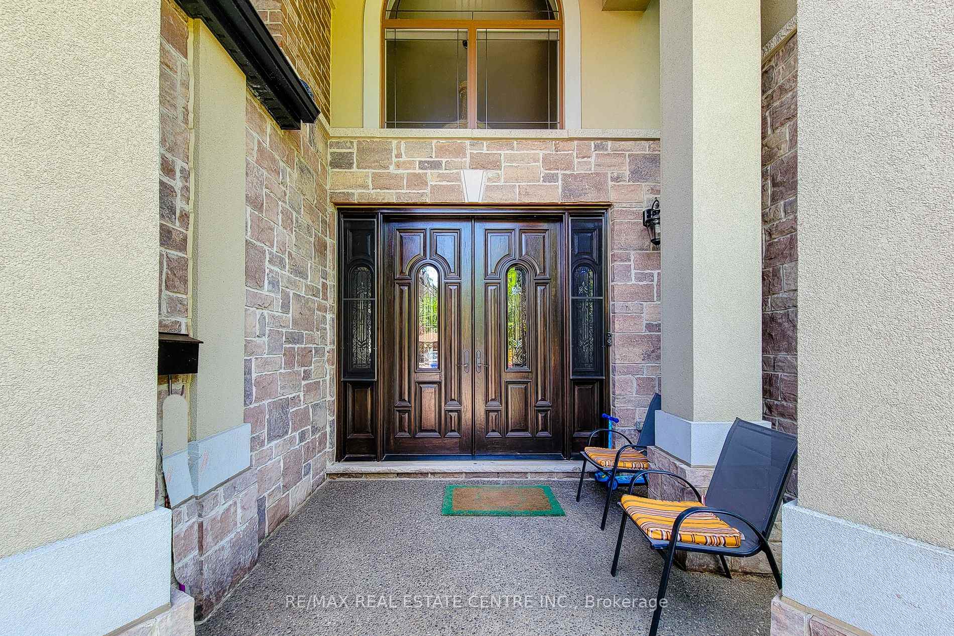 Photo 3 of 656 Highvalley Road, Hamilton, Ancaster — HOMEH