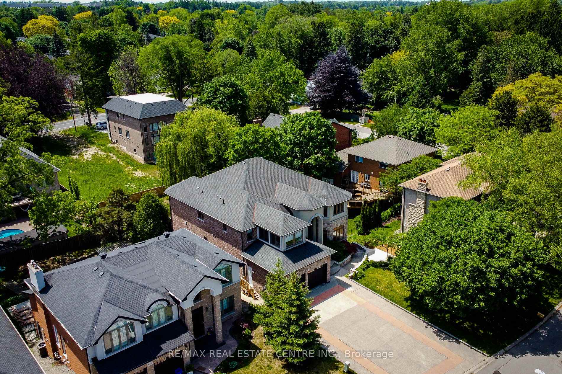 Photo 4 of 656 Highvalley Road, Hamilton, Ancaster — HOMEH
