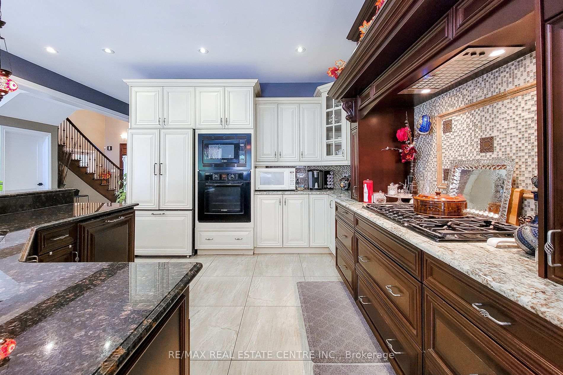 Photo 12 of 656 Highvalley Road, Hamilton, Ancaster — HOMEH