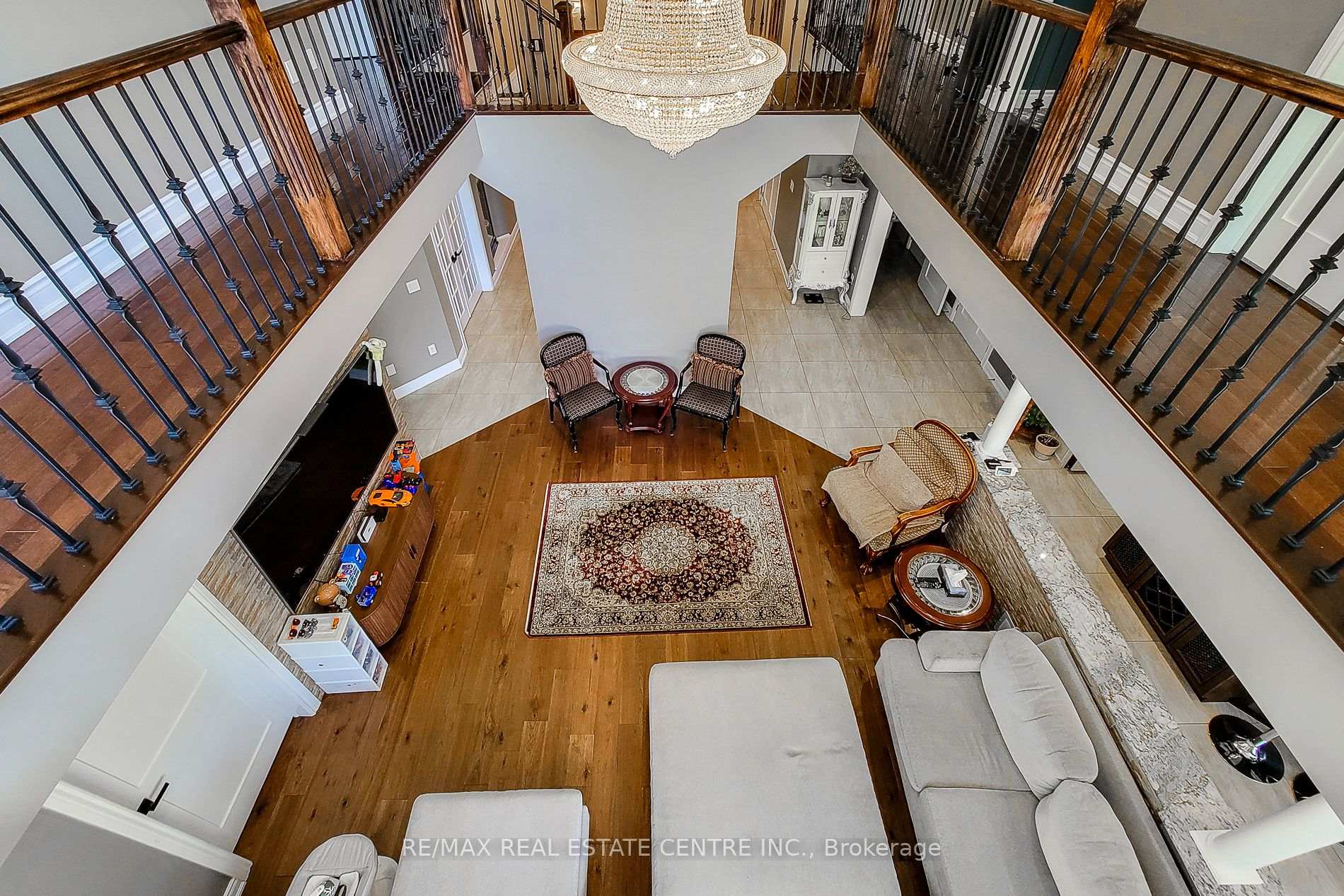 Photo 18 of 656 Highvalley Road, Hamilton, Ancaster — HOMEH