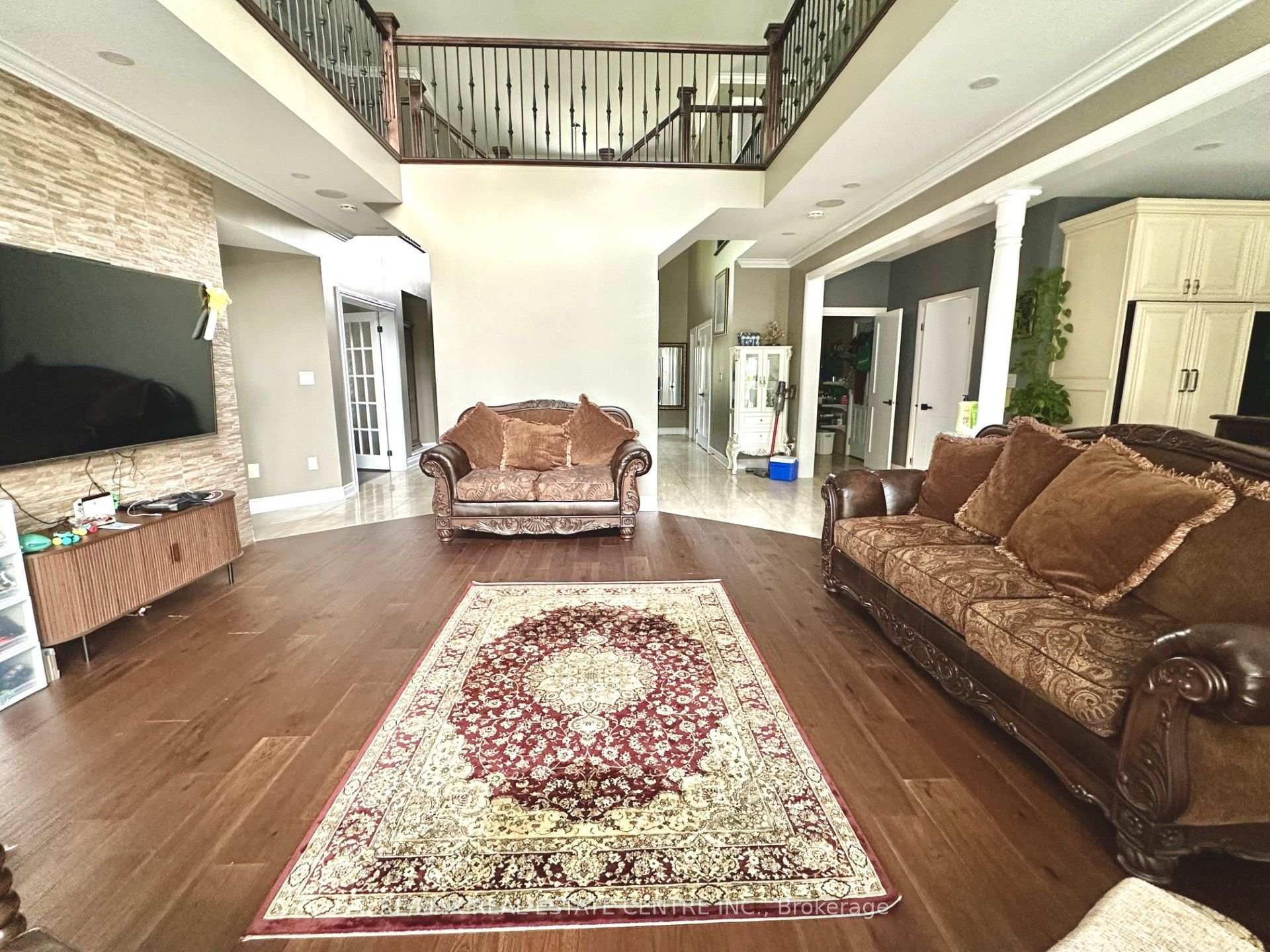 Photo 21 of 656 Highvalley Road, Hamilton, Ancaster — HOMEH