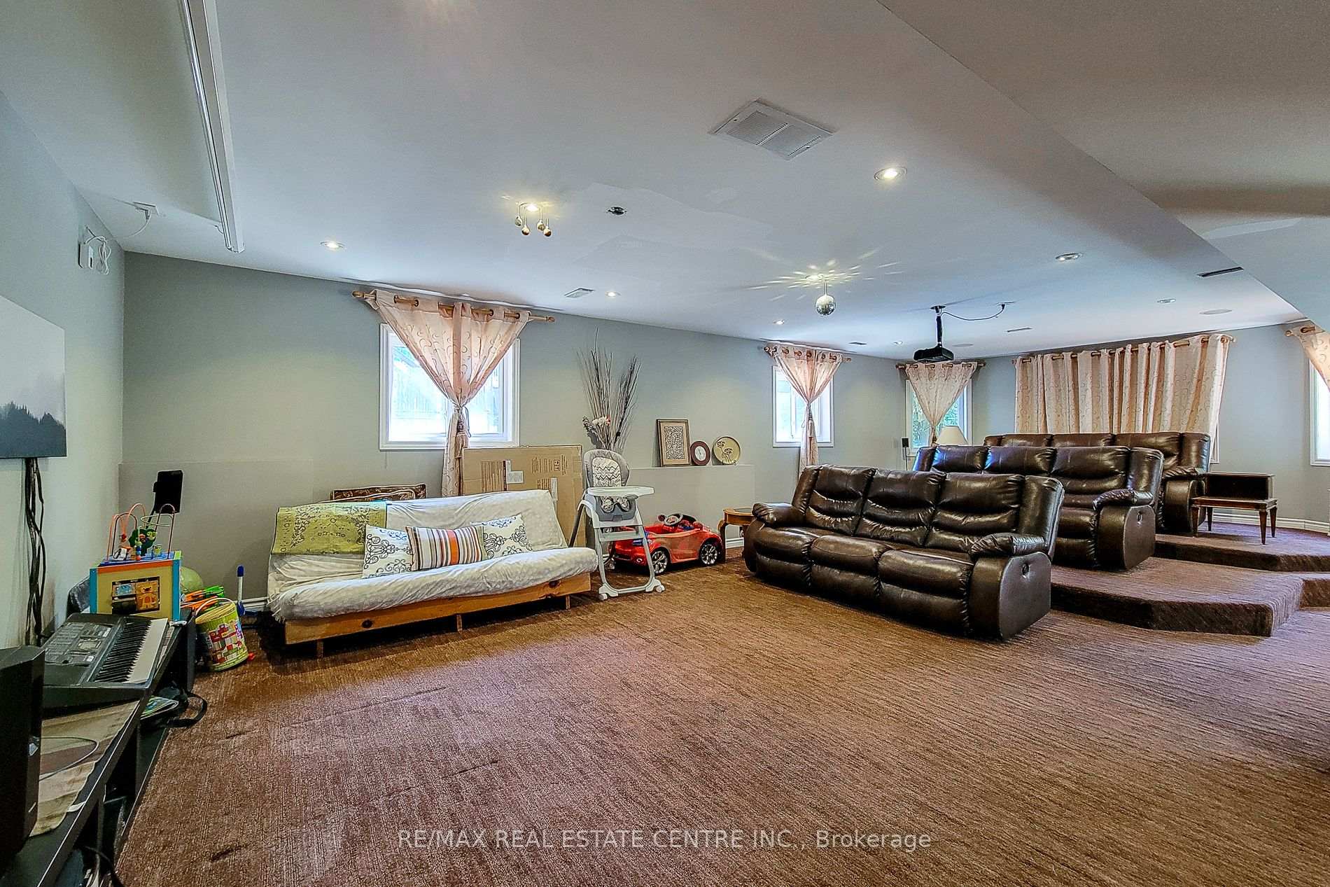 Photo 32 of 656 Highvalley Road, Hamilton, Ancaster — HOMEH