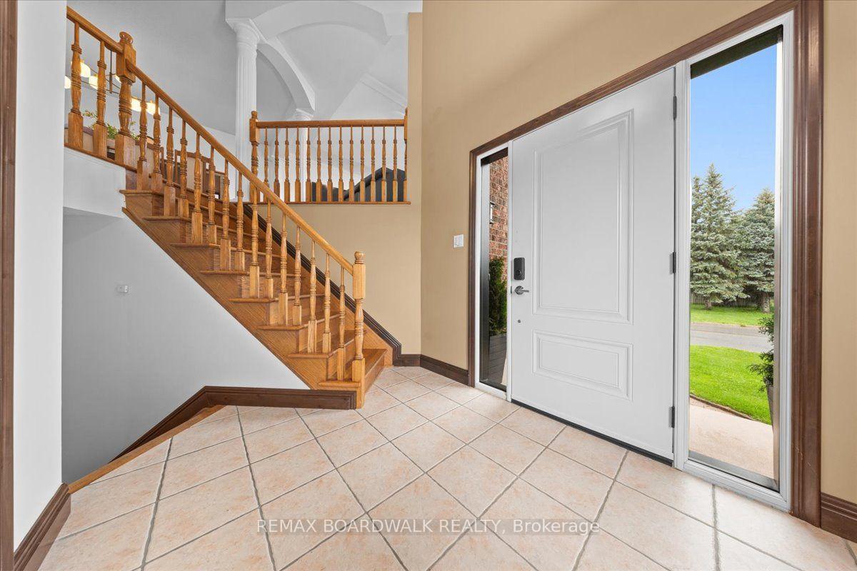 Photo 2 of 161 Castle Glen Crescent, Ottawa, Kanata - Glencairn/Hazeldean — HOMEH