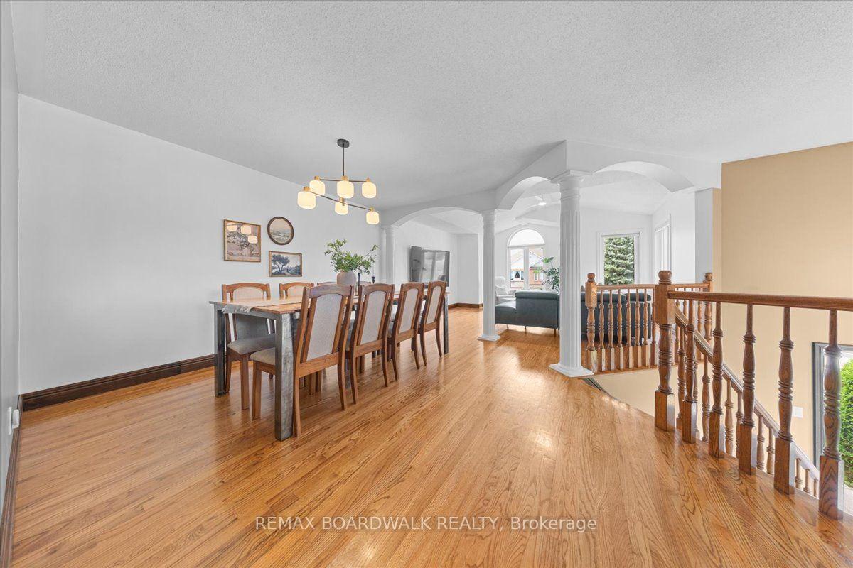 Photo 4 of 161 Castle Glen Crescent, Ottawa, Kanata - Glencairn/Hazeldean — HOMEH