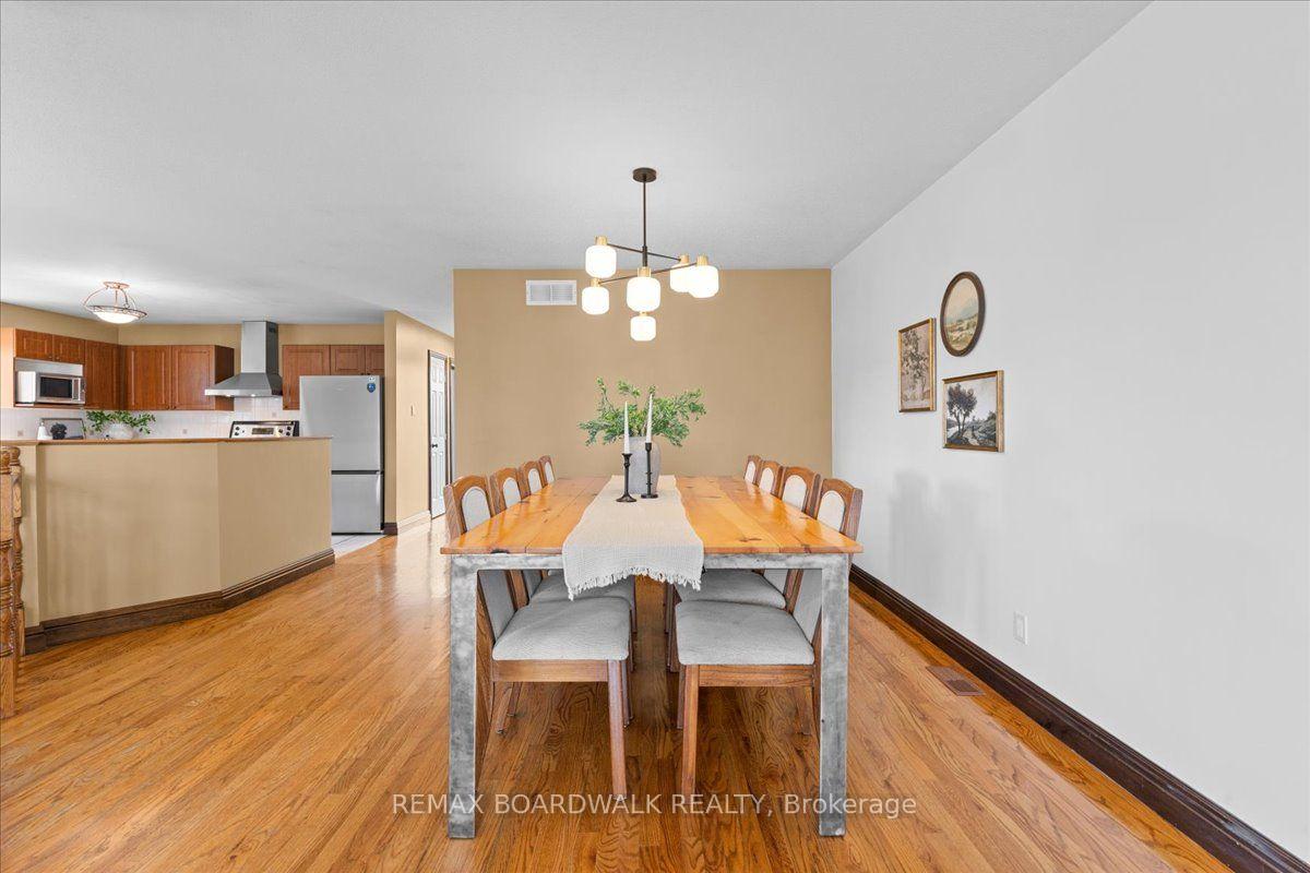 Photo 5 of 161 Castle Glen Crescent, Ottawa, Kanata - Glencairn/Hazeldean — HOMEH