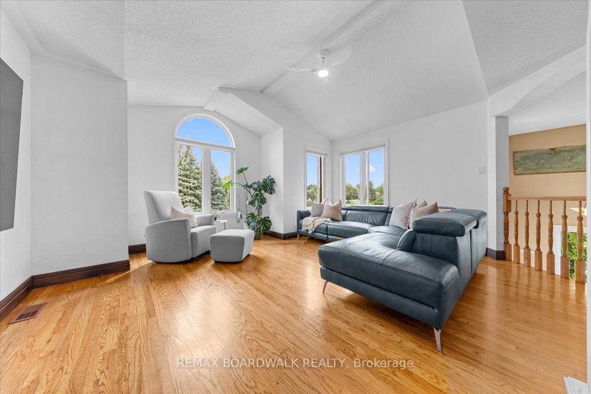 Photo 8 of 161 Castle Glen Crescent, Ottawa, Kanata - Glencairn/Hazeldean — HOMEH