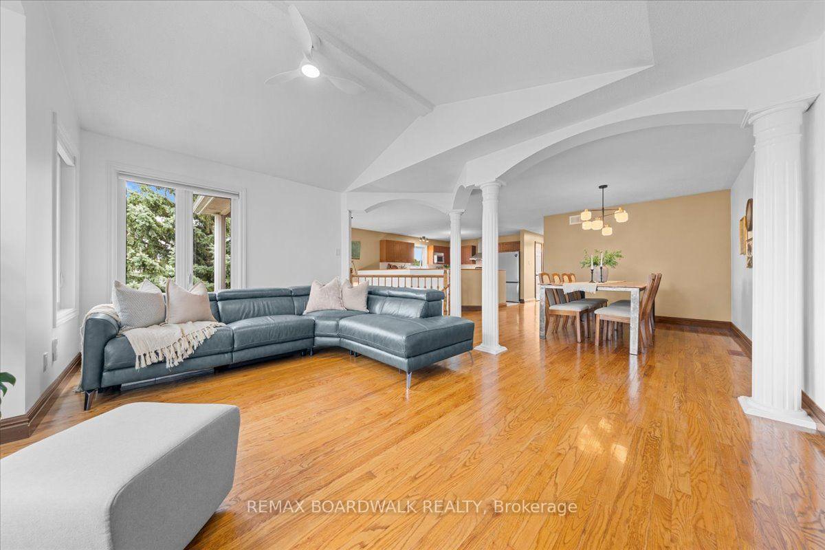 Photo 9 of 161 Castle Glen Crescent, Ottawa, Kanata - Glencairn/Hazeldean — HOMEH