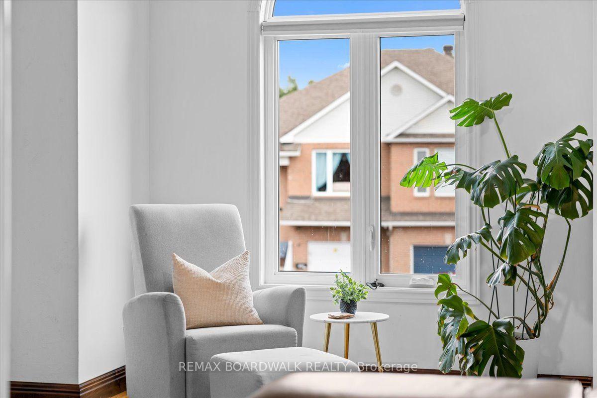 Photo 10 of 161 Castle Glen Crescent, Ottawa, Kanata - Glencairn/Hazeldean — HOMEH