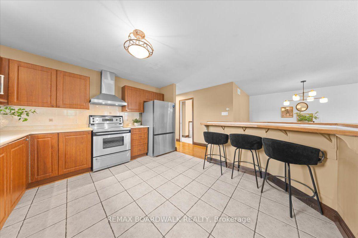 Photo 14 of 161 Castle Glen Crescent, Ottawa, Kanata - Glencairn/Hazeldean — HOMEH