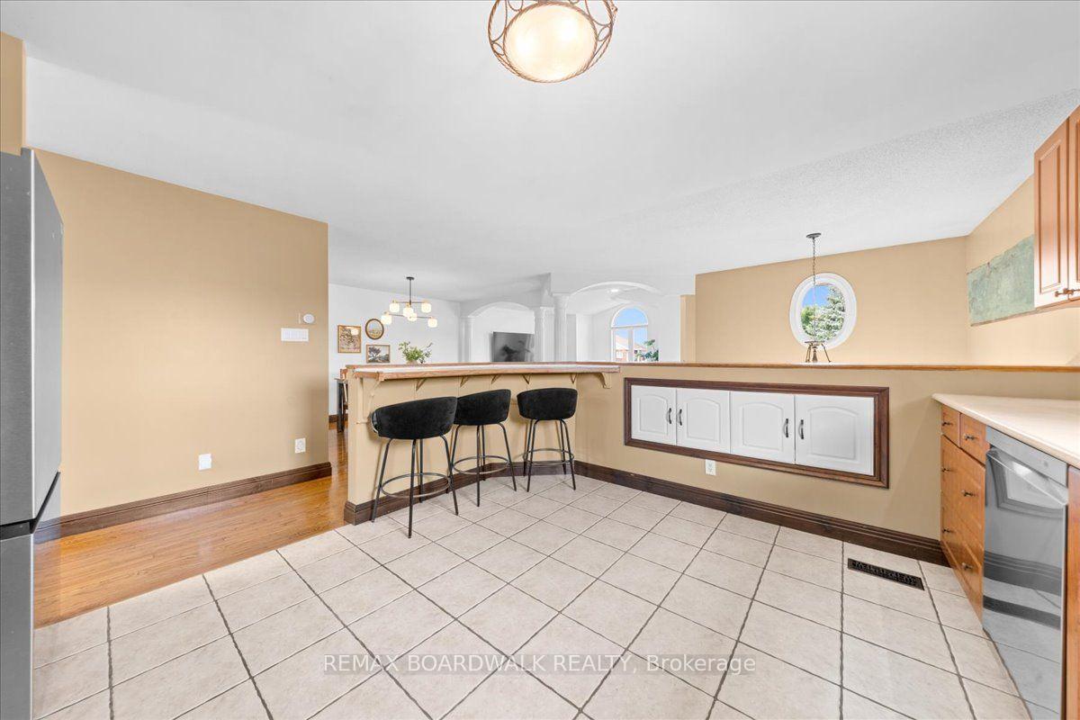 Photo 15 of 161 Castle Glen Crescent, Ottawa, Kanata - Glencairn/Hazeldean — HOMEH