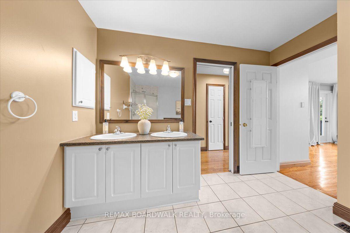 Photo 23 of 161 Castle Glen Crescent, Ottawa, Kanata - Glencairn/Hazeldean — HOMEH