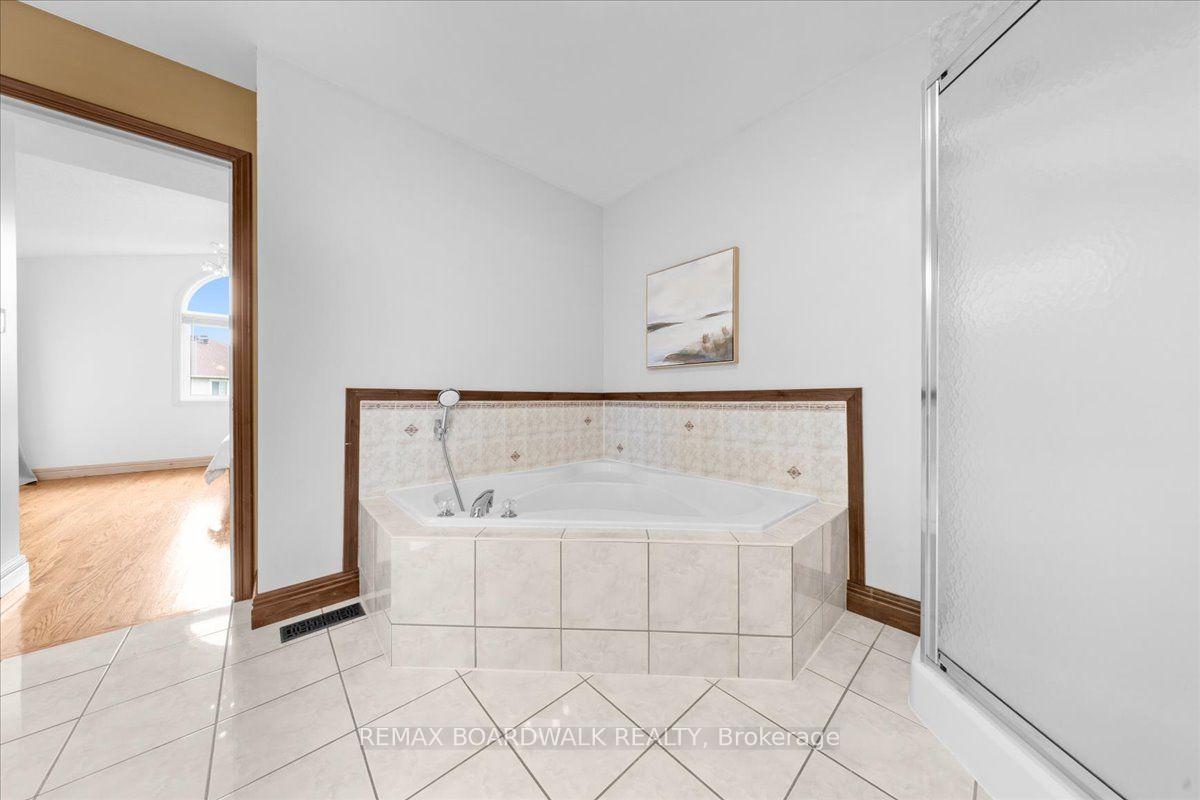 Photo 24 of 161 Castle Glen Crescent, Ottawa, Kanata - Glencairn/Hazeldean — HOMEH