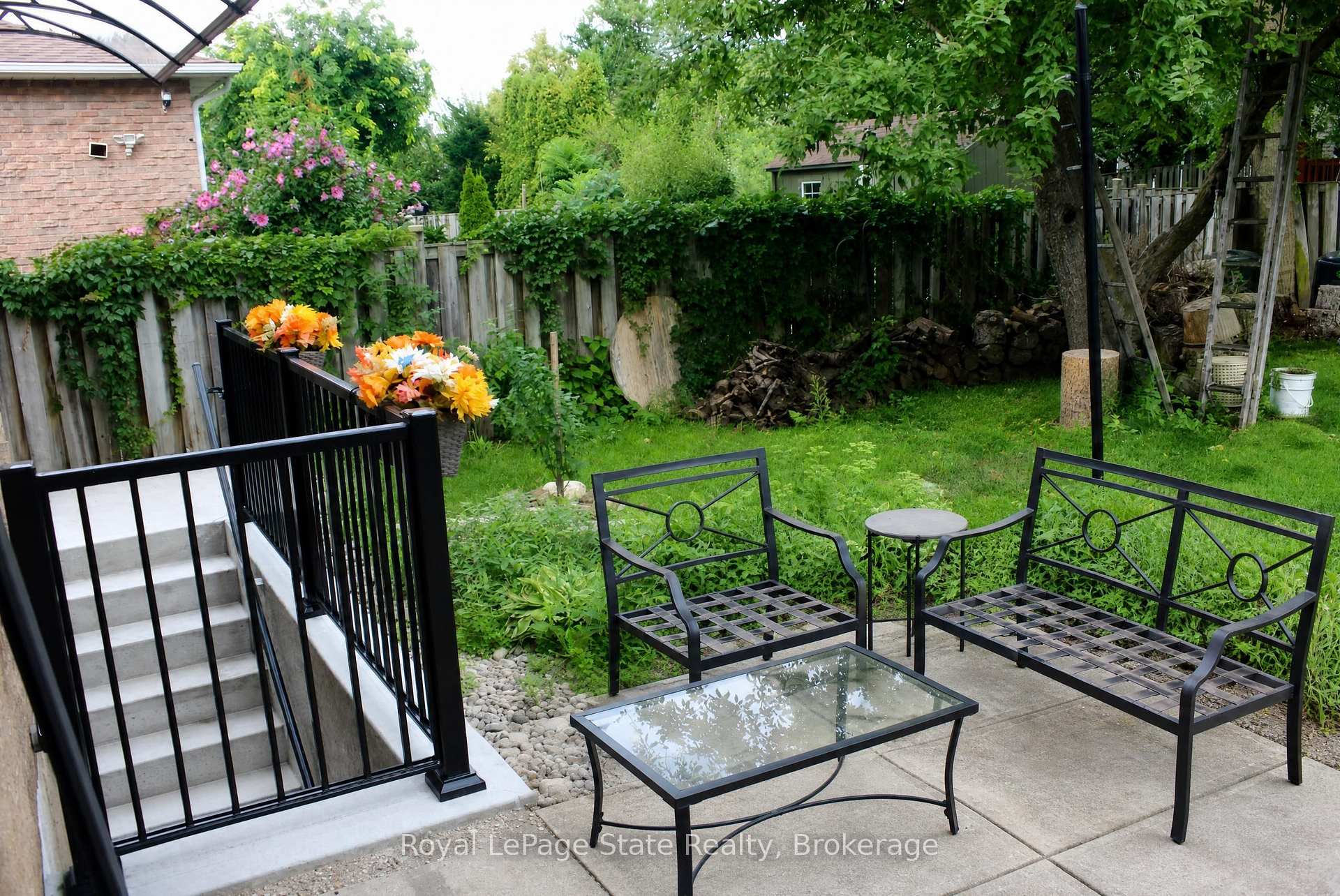 Photo 17 of 1596 Maple Ridge Drive, Mississauga, Rathwood — HOMEH