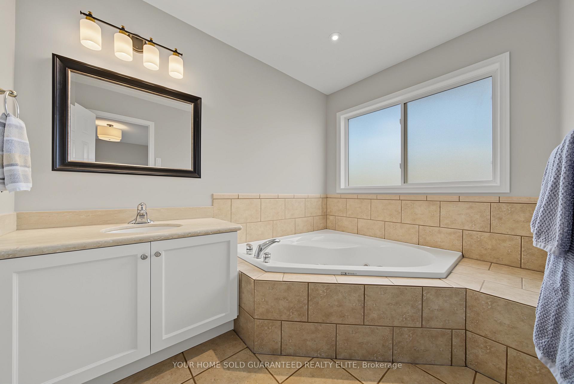 Photo 13 of 562 Delphine Drive, Burlington, Appleby — HOMEH