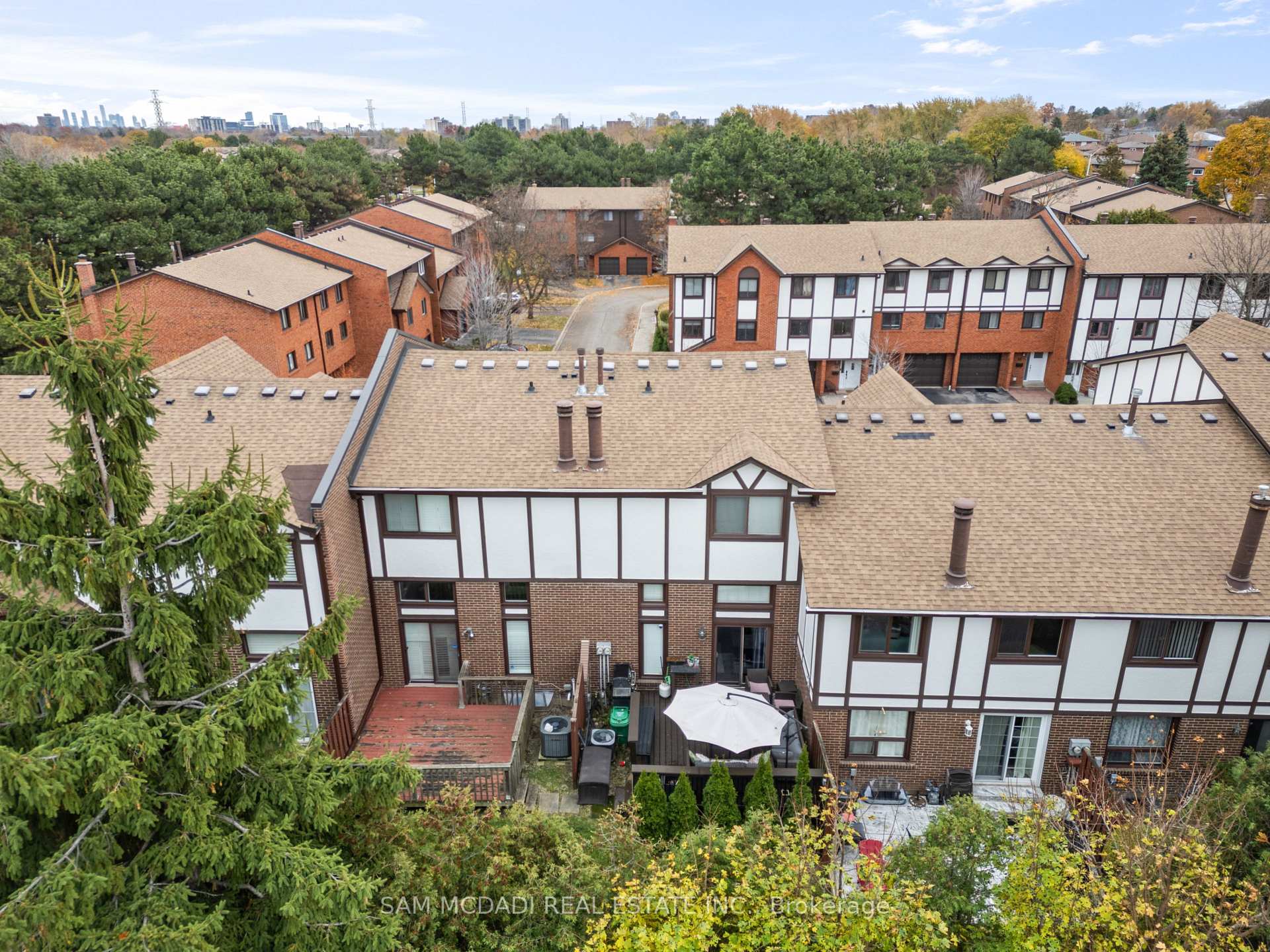 Photo 7 of Unit 4, 4230 Fieldgate Drive, Mississauga, Rathwood — HOMEH