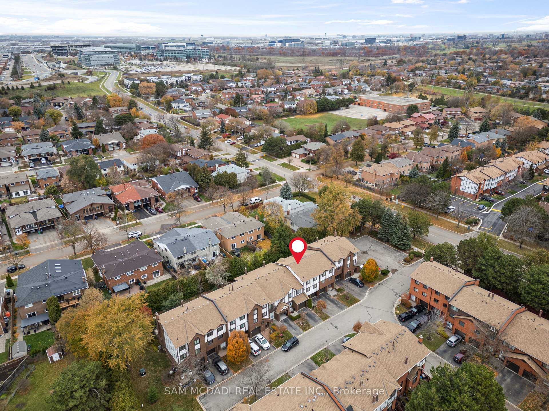 Photo 8 of Unit 4, 4230 Fieldgate Drive, Mississauga, Rathwood — HOMEH