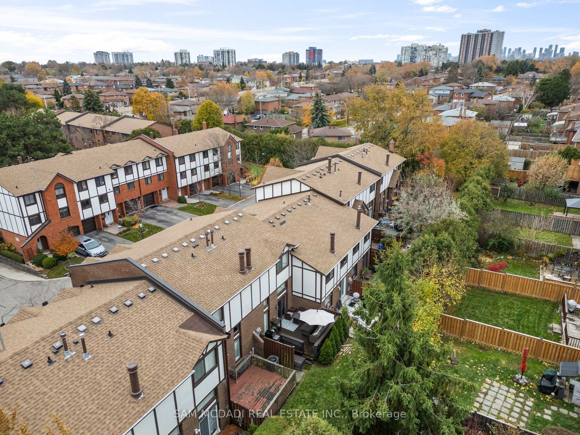 Photo 9 of Unit 4, 4230 Fieldgate Drive, Mississauga, Rathwood — HOMEH