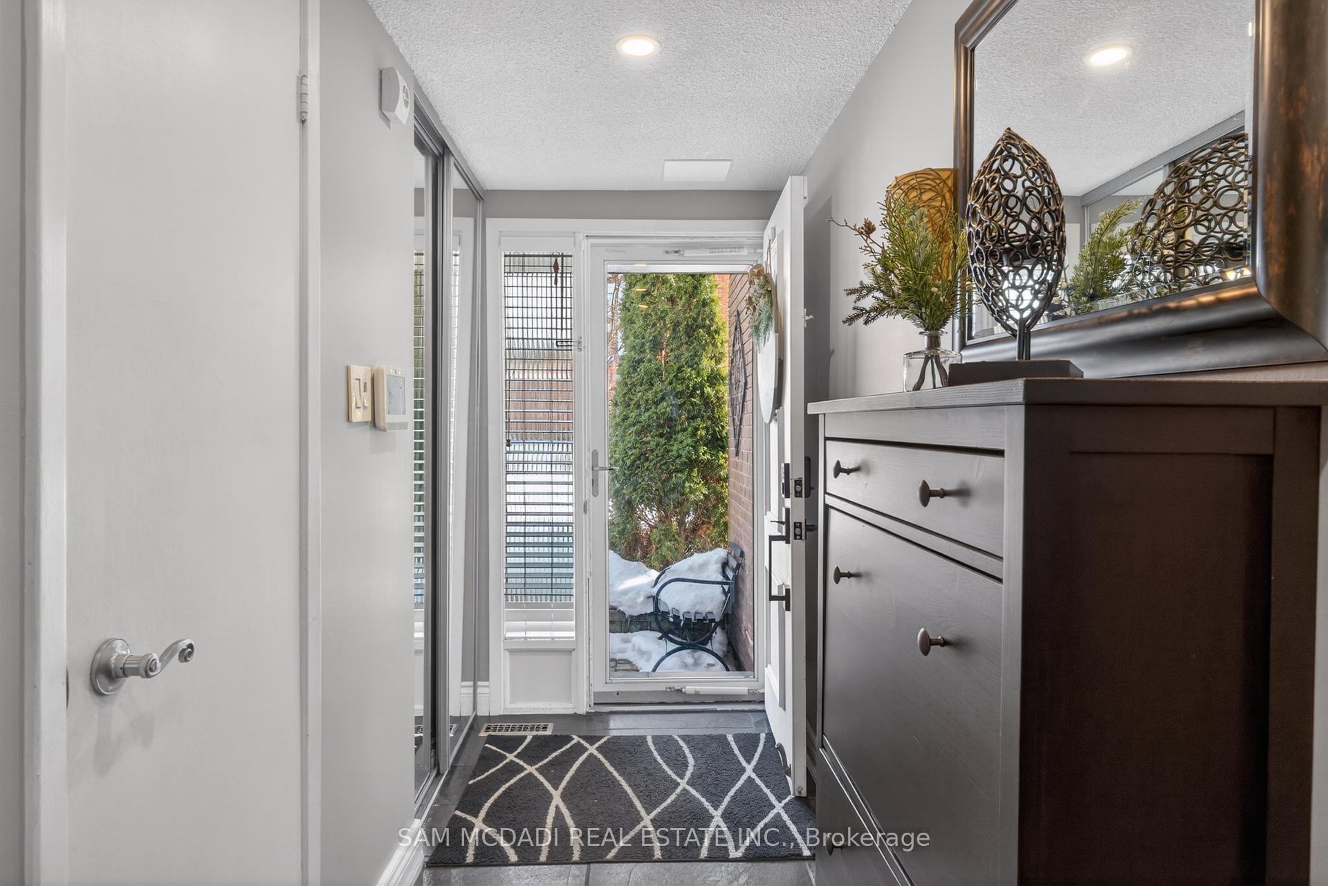 Photo 12 of Unit 4, 4230 Fieldgate Drive, Mississauga, Rathwood — HOMEH