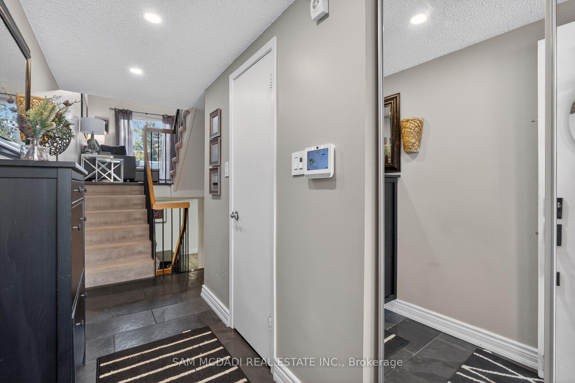 Photo 13 of Unit 4, 4230 Fieldgate Drive, Mississauga, Rathwood — HOMEH
