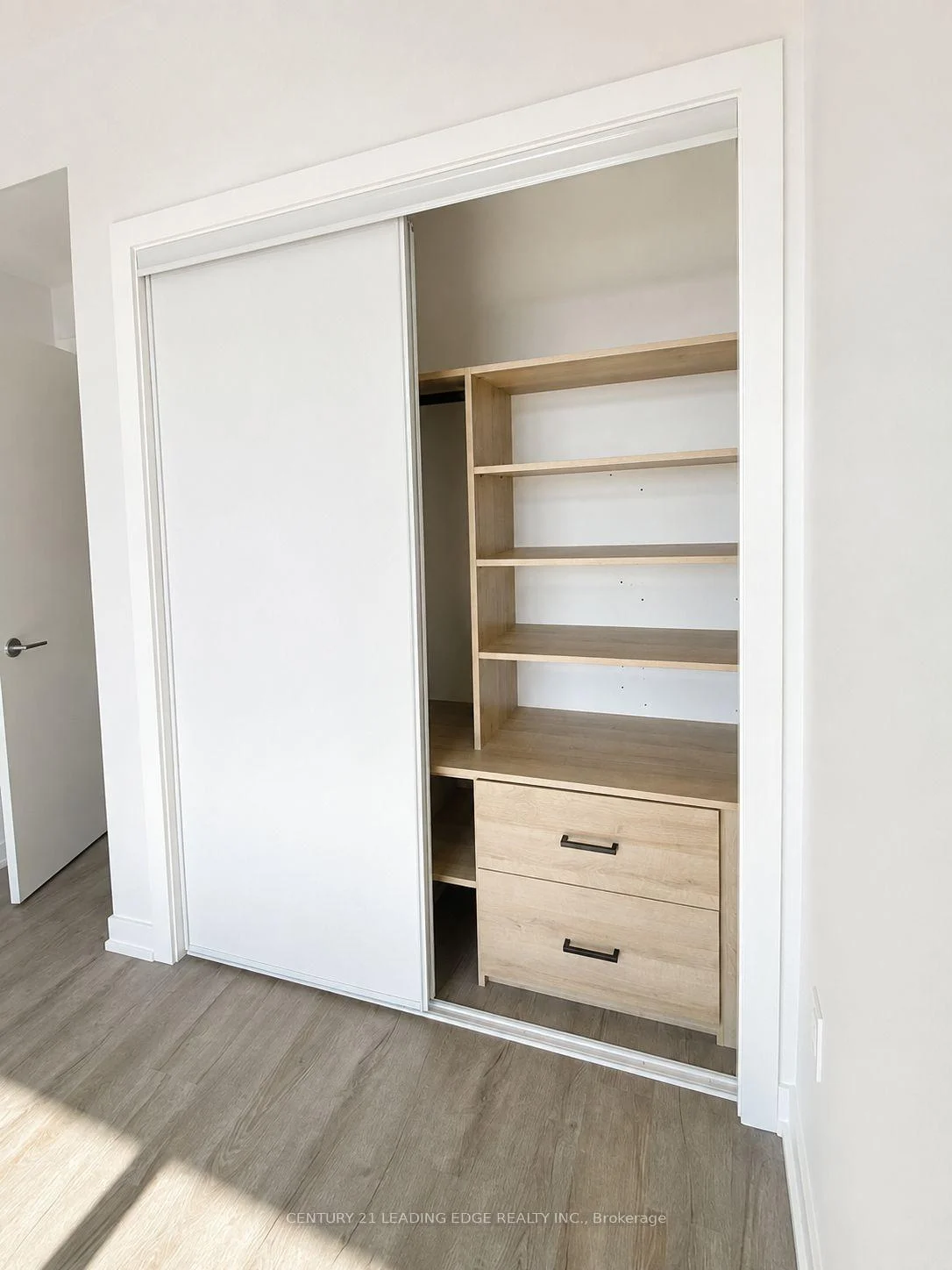 Photo 19 of Unit 805, 21 Meadowvale Road, Vaughan, Vaughan Corporate Centre — HOMEH