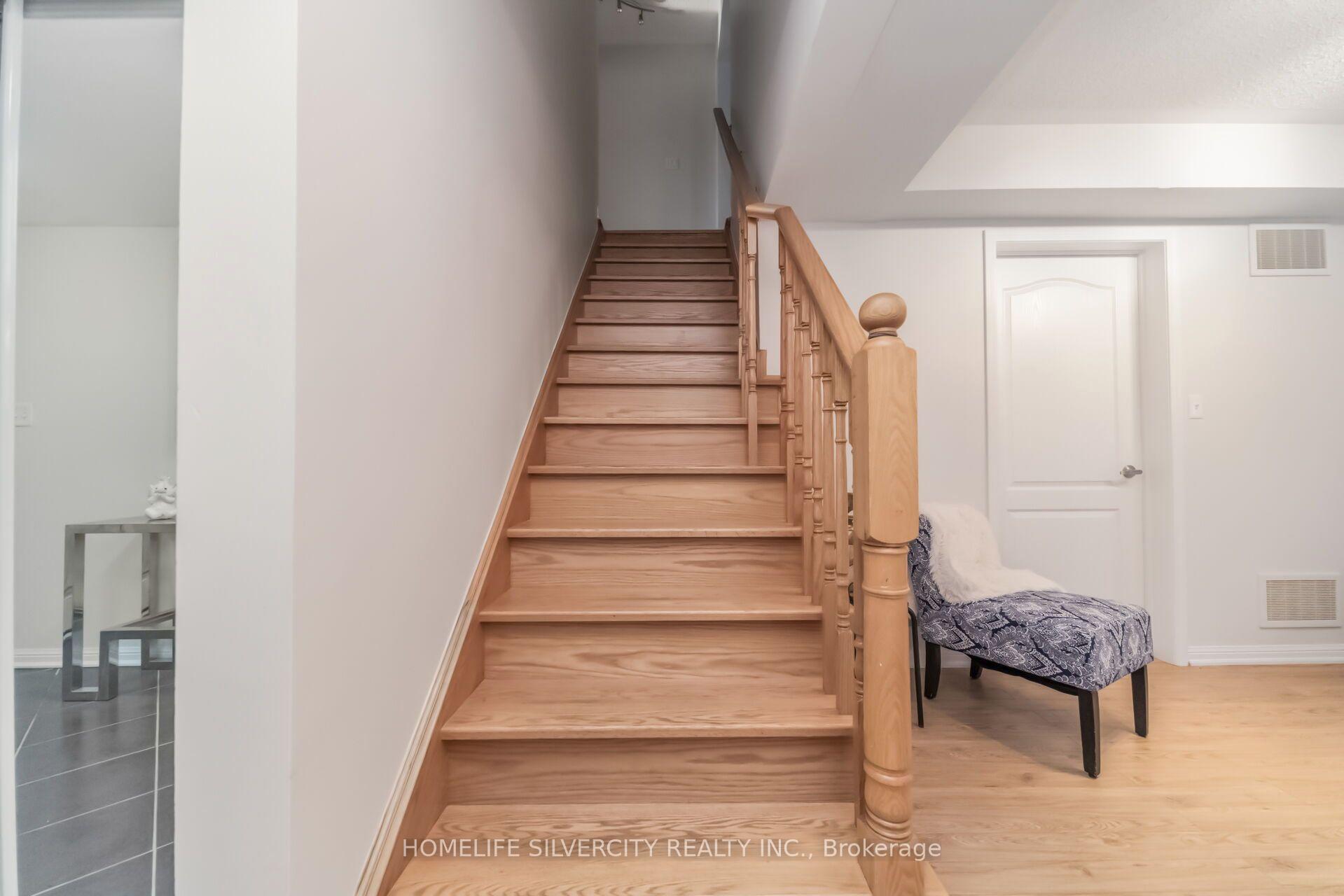 Photo 11 of 31 Betterton Crescent, Brampton, Northwest Brampton — HOMEH