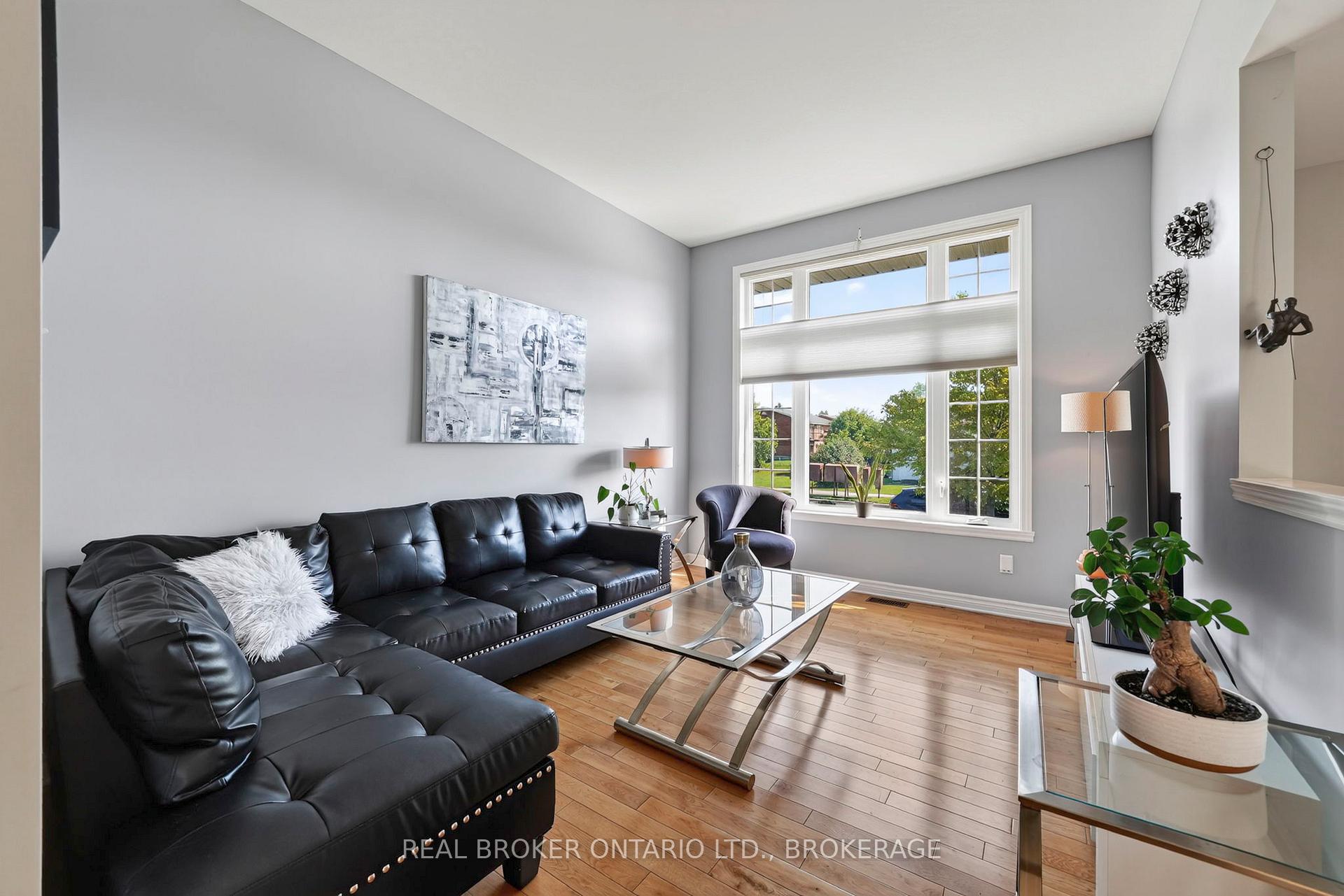 Photo 3 of 3320 Northdale Drive, Cornwall, Cornwall — HOMEH