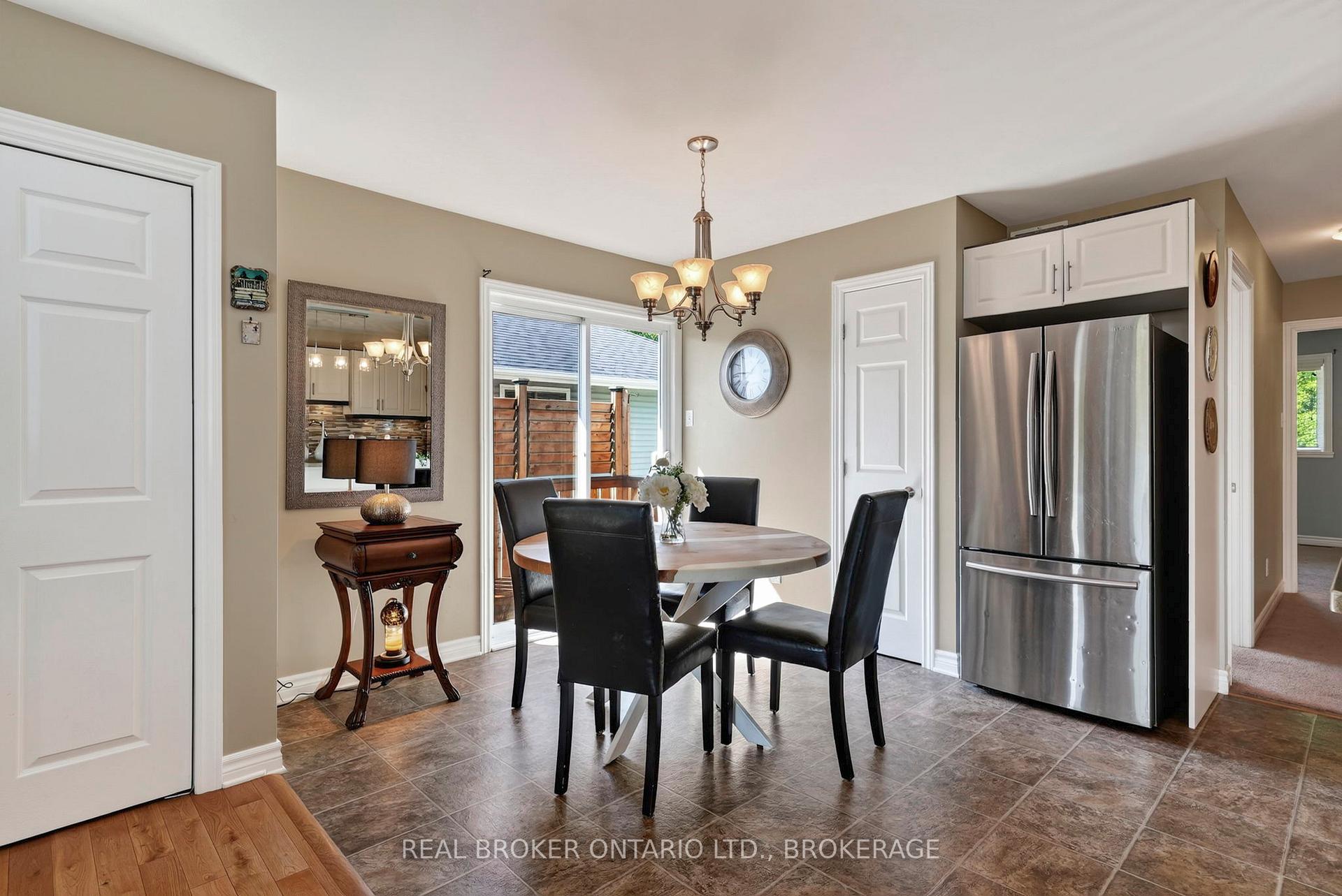 Photo 5 of 3320 Northdale Drive, Cornwall, Cornwall — HOMEH