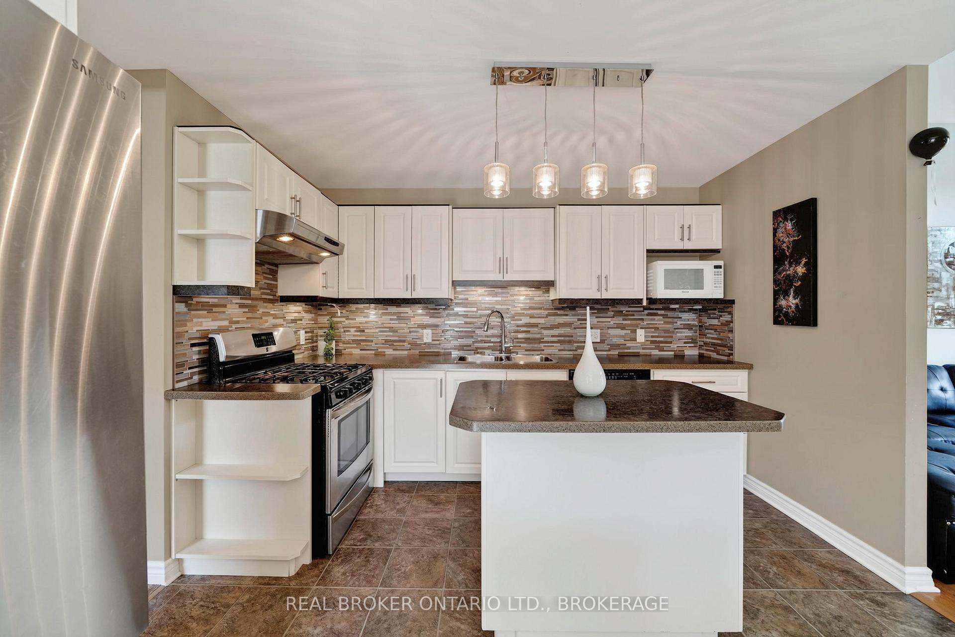 Photo 7 of 3320 Northdale Drive, Cornwall, Cornwall — HOMEH