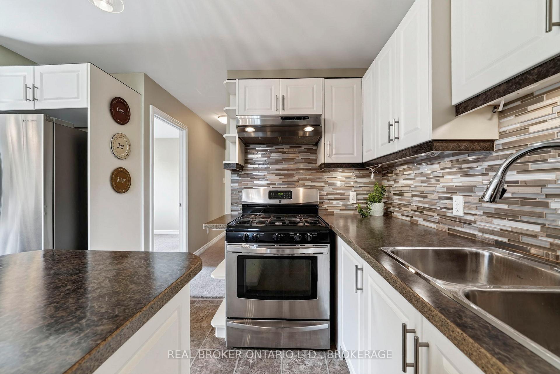 Photo 8 of 3320 Northdale Drive, Cornwall, Cornwall — HOMEH