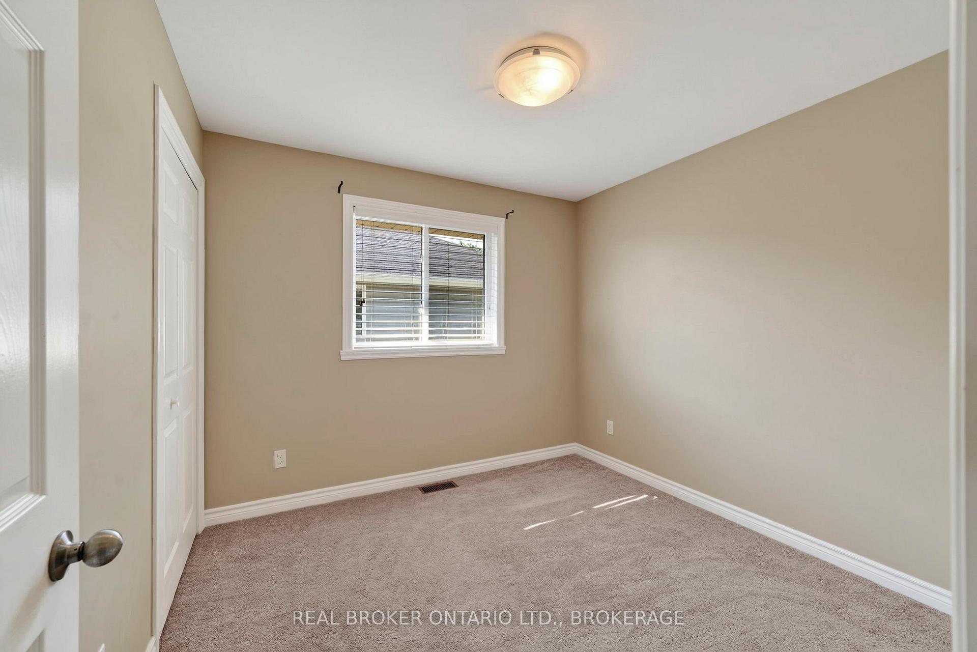 Photo 9 of 3320 Northdale Drive, Cornwall, Cornwall — HOMEH