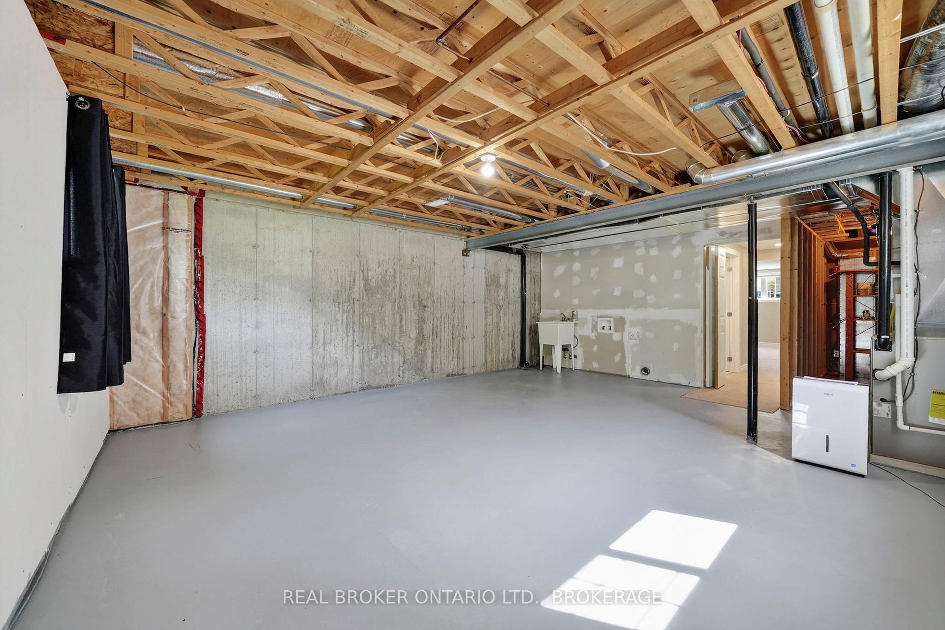 Photo 18 of 3320 Northdale Drive, Cornwall, Cornwall — HOMEH
