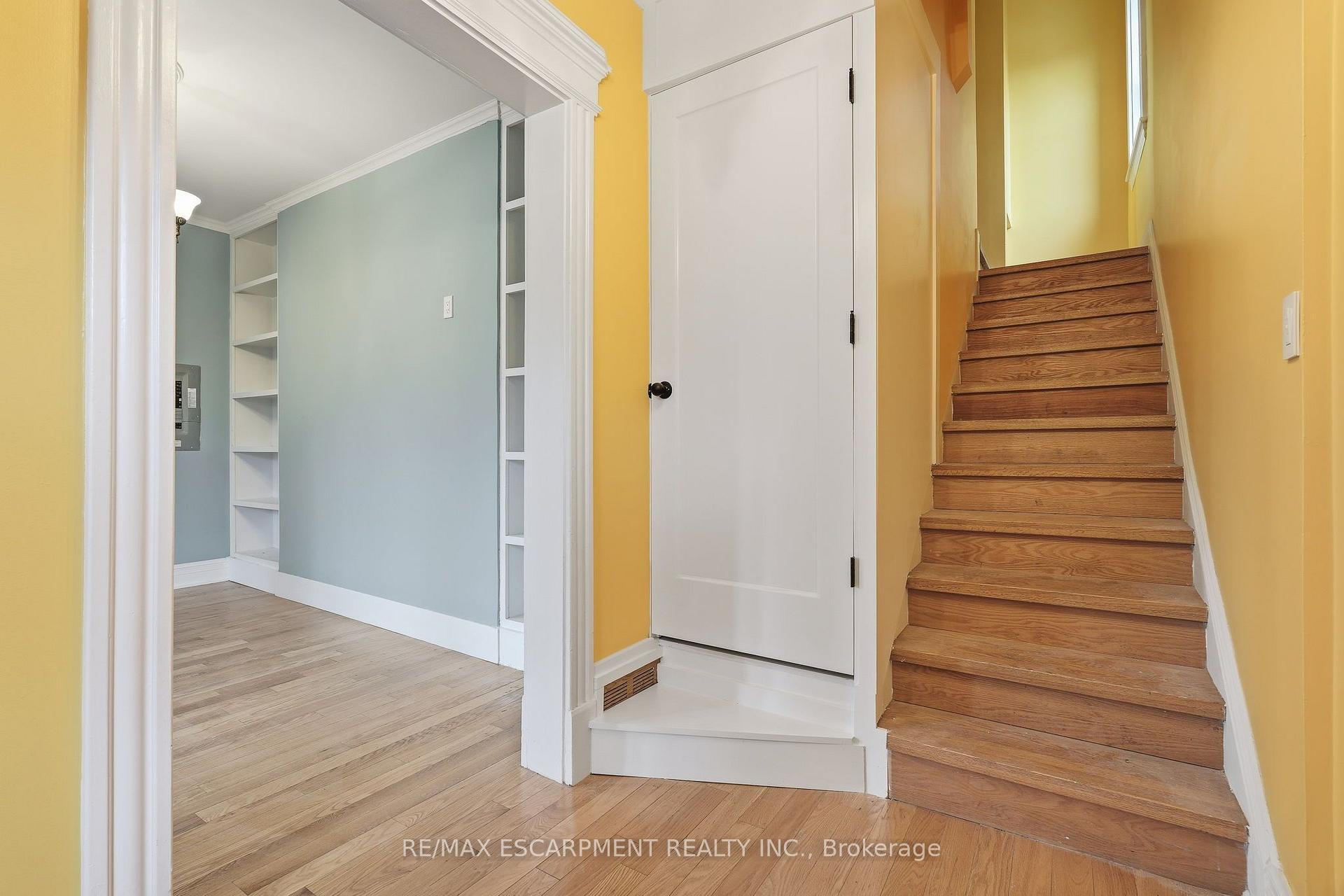 Photo 5 of Unit UPPER, 359 Herkimer Street, Hamilton, Kirkendall — HOMEH