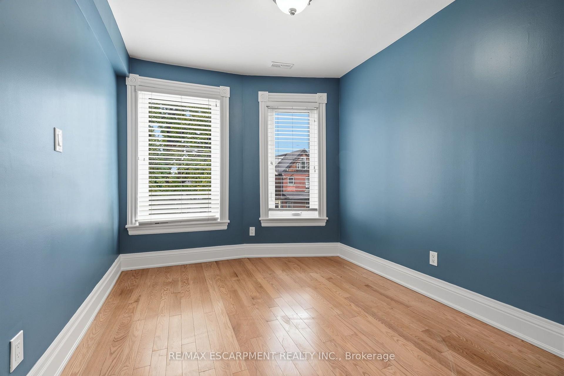 Photo 10 of Unit UPPER, 359 Herkimer Street, Hamilton, Kirkendall — HOMEH