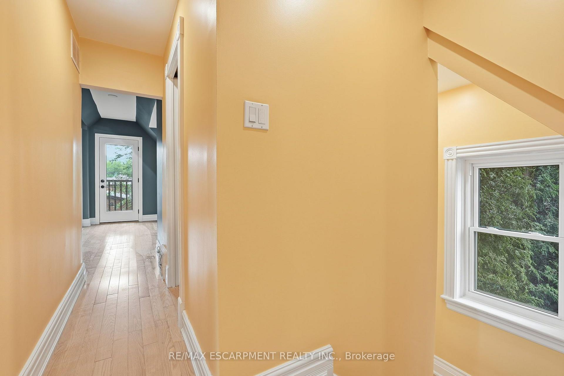 Photo 12 of Unit UPPER, 359 Herkimer Street, Hamilton, Kirkendall — HOMEH