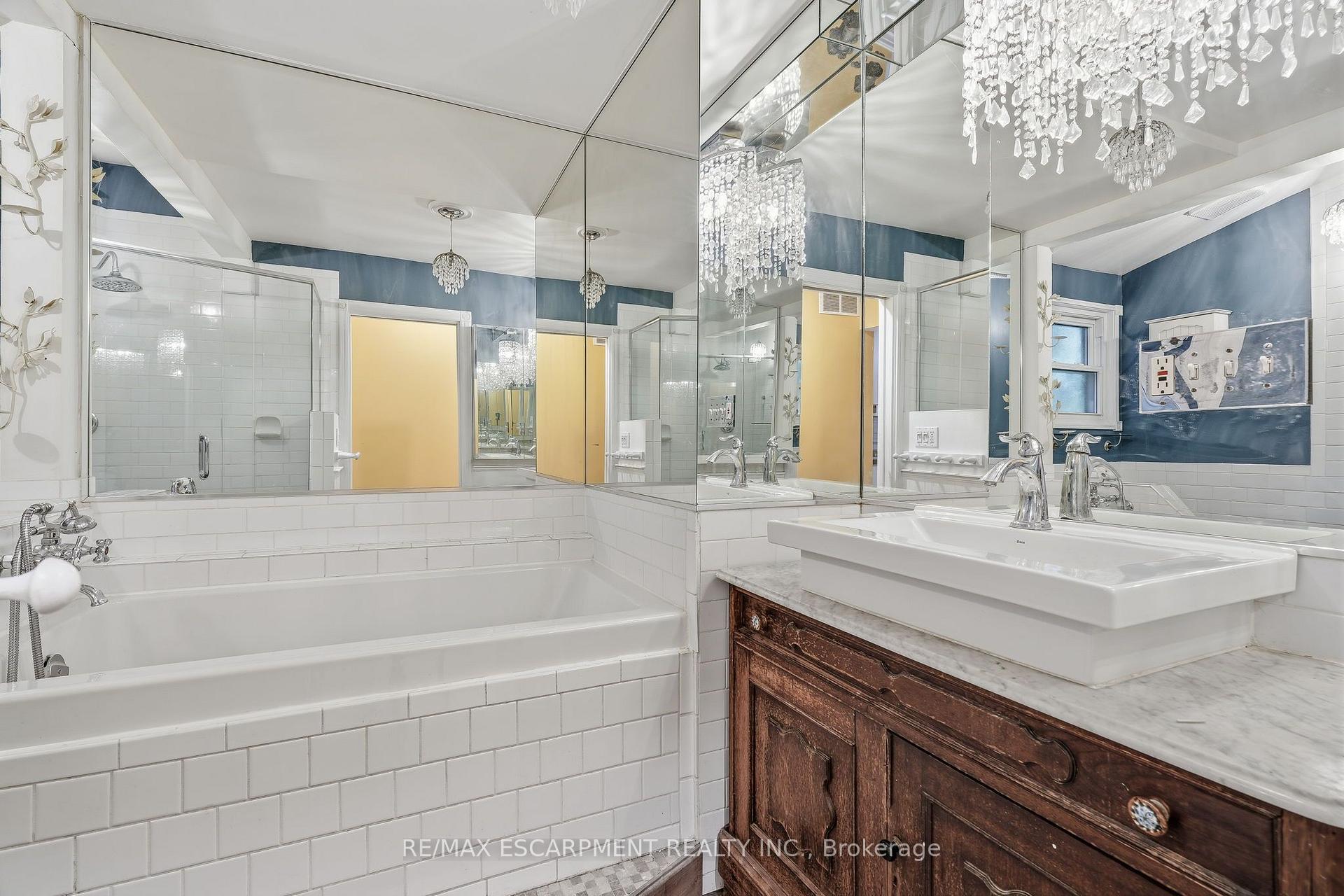 Photo 13 of Unit UPPER, 359 Herkimer Street, Hamilton, Kirkendall — HOMEH