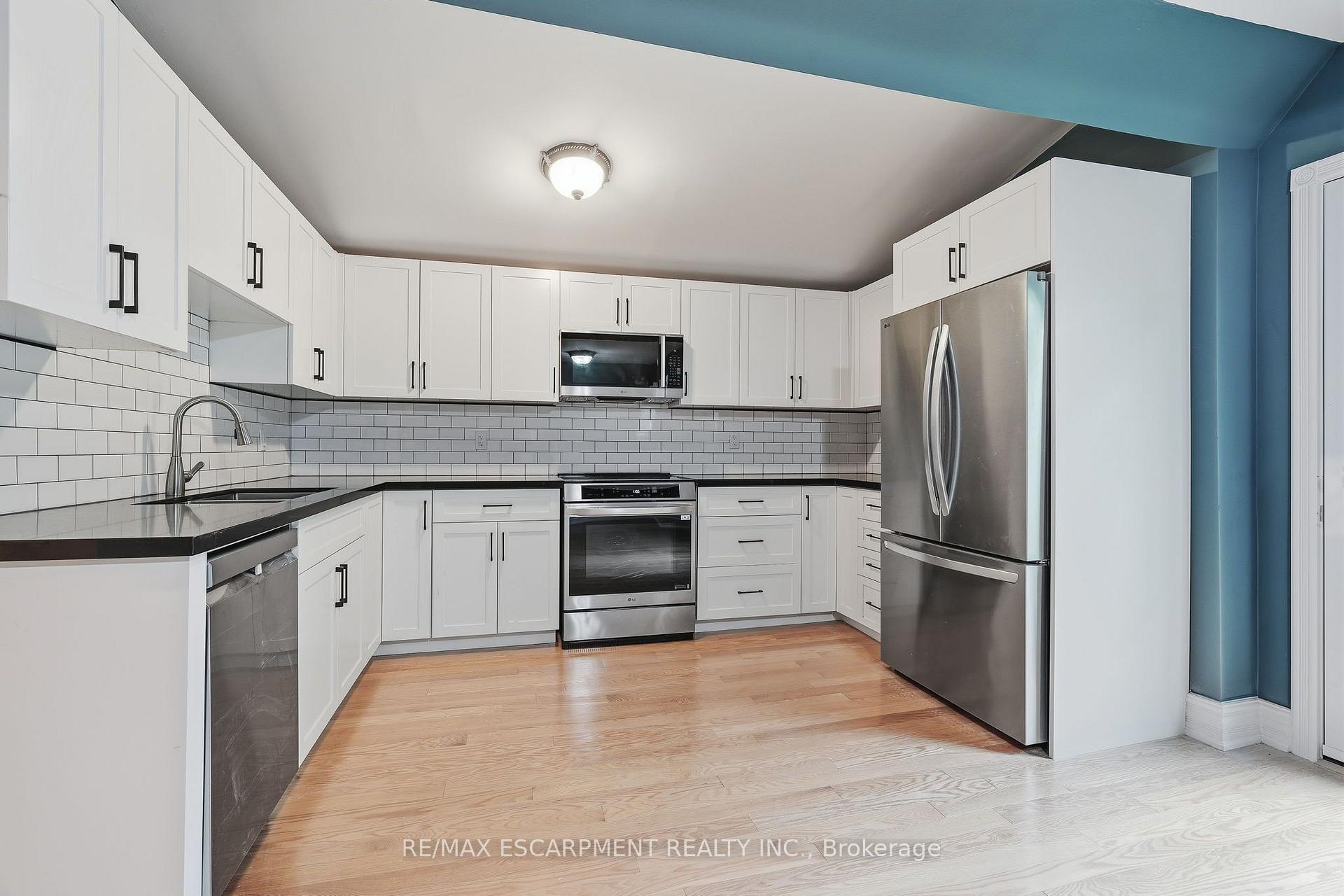 Photo 16 of Unit UPPER, 359 Herkimer Street, Hamilton, Kirkendall — HOMEH