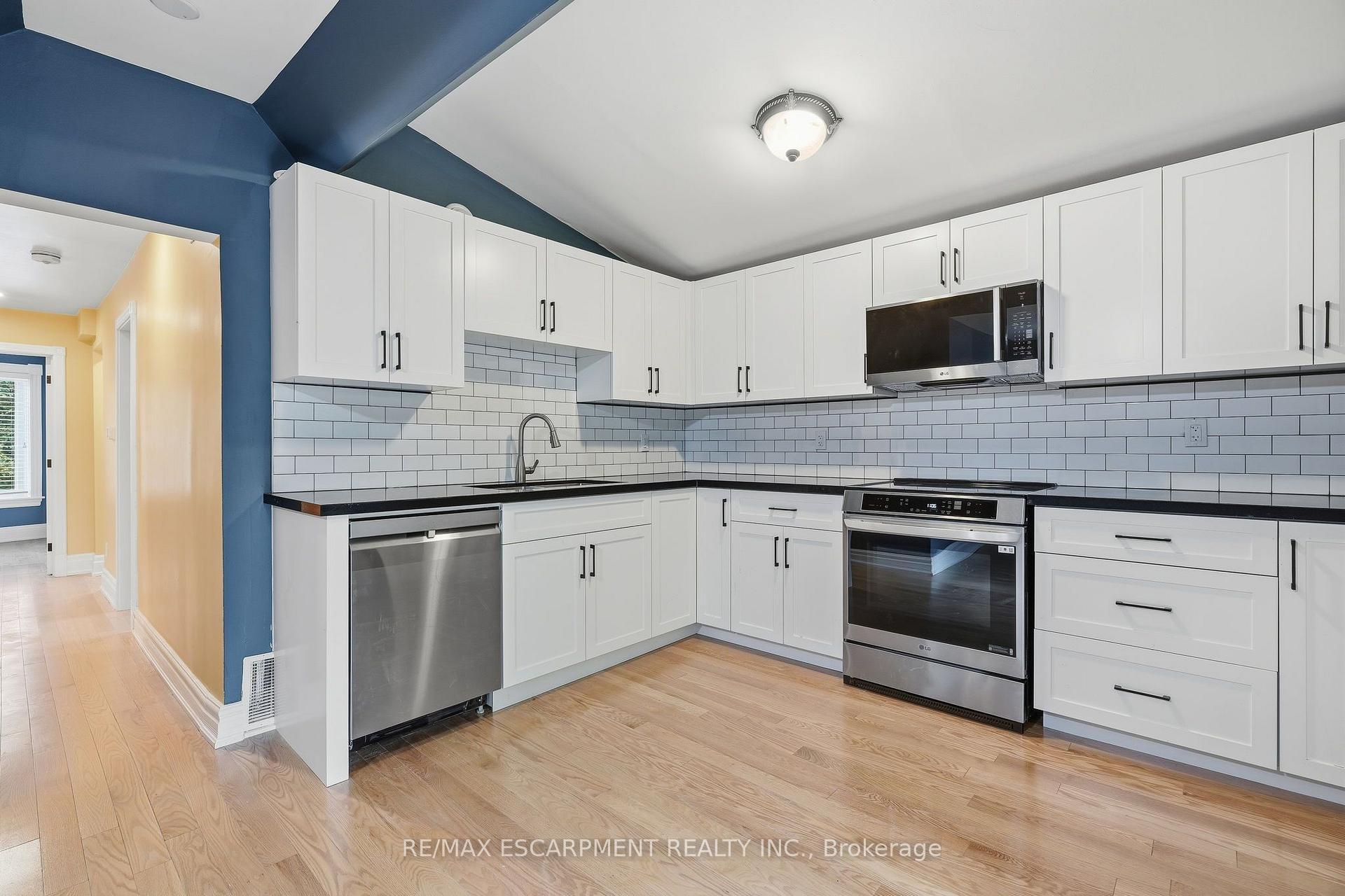 Photo 17 of Unit UPPER, 359 Herkimer Street, Hamilton, Kirkendall — HOMEH