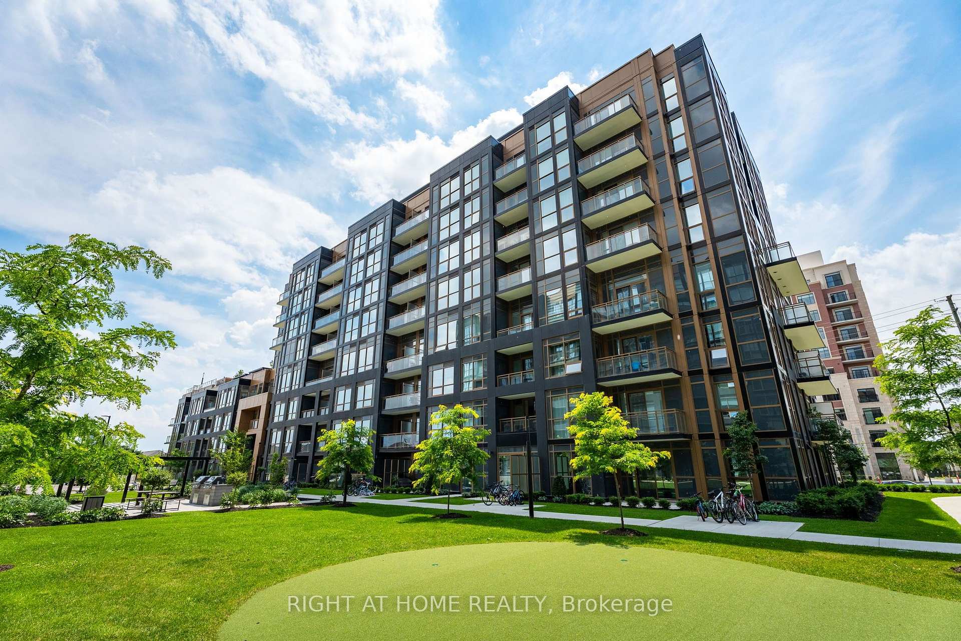 Photo 4 of Unit 702, 2333 Khalsa Gate, Oakville, Westmount — HOMEH